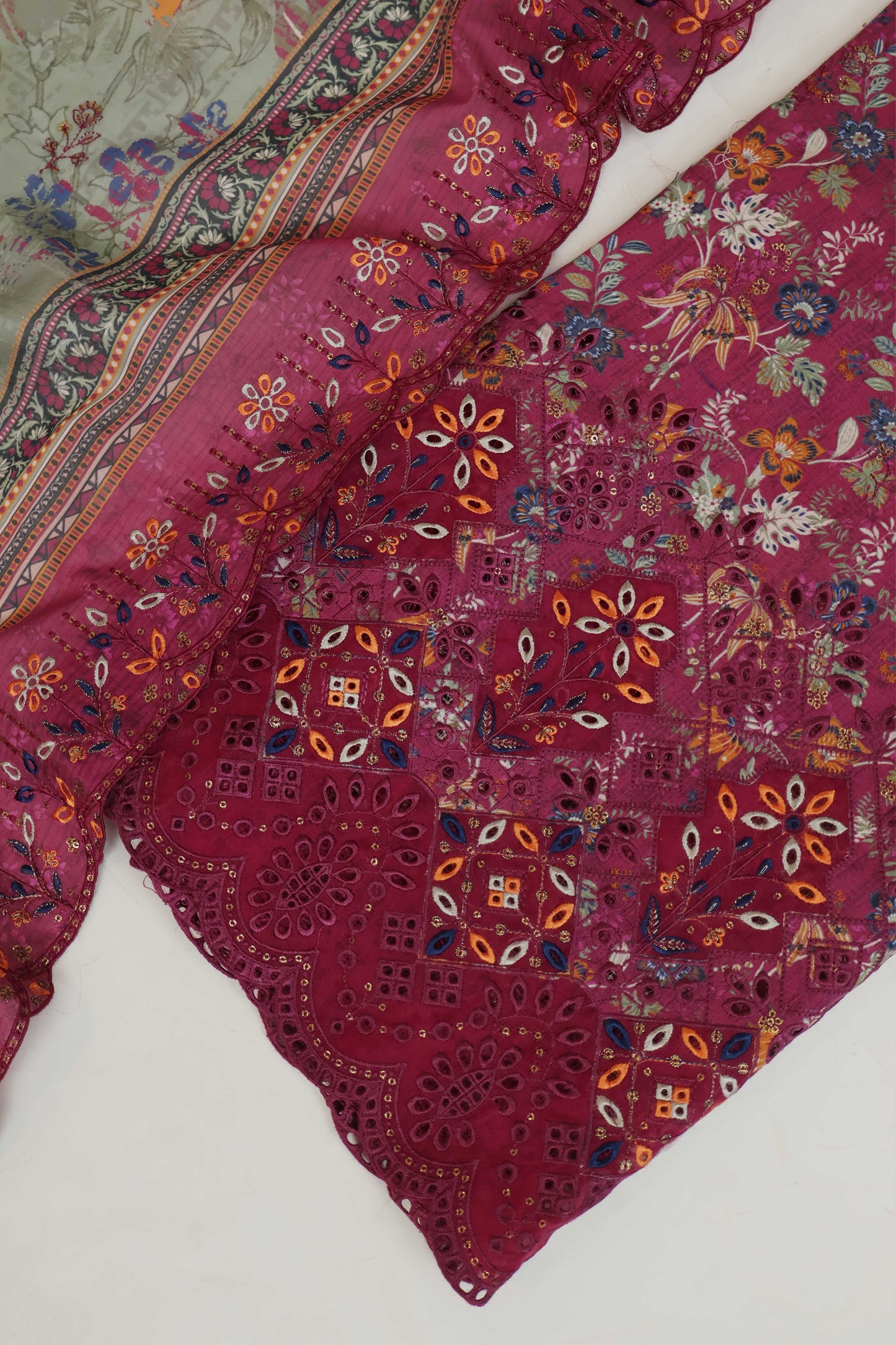 Luxury Lawn Embroidered Suit ELBS17