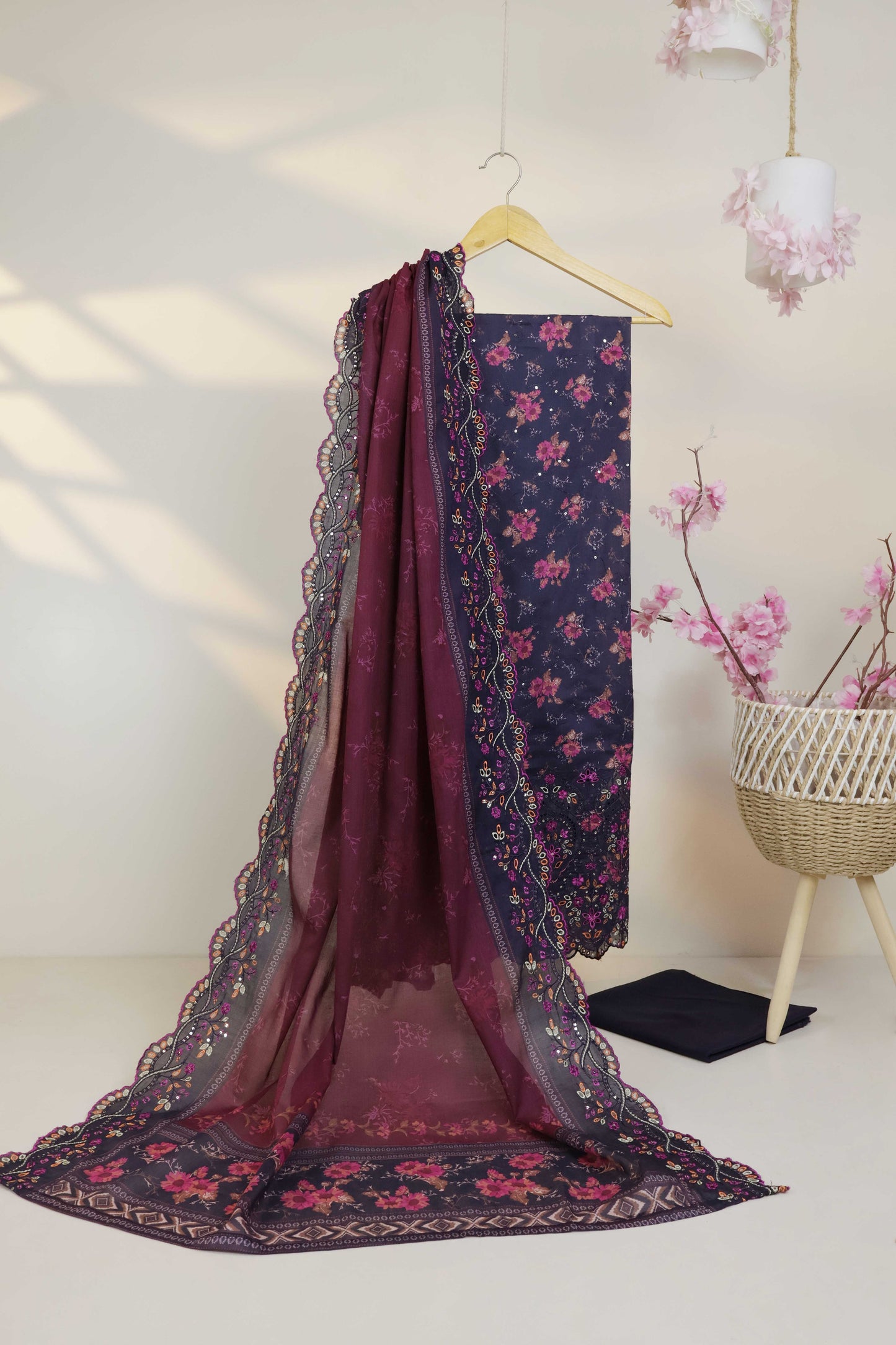 Luxury Lawn Embroidered Suit ELBS22