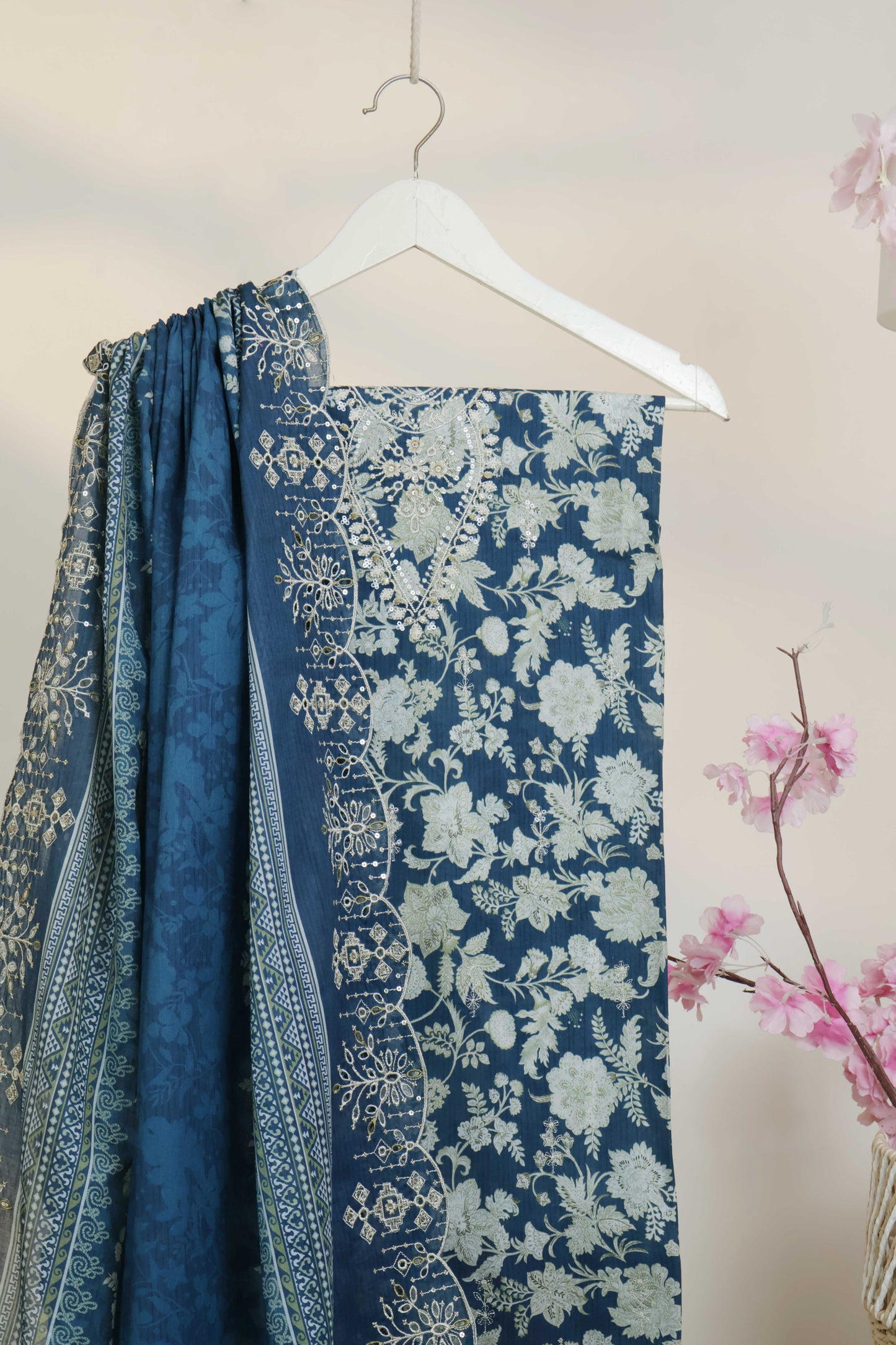 Luxury Lawn Embroidered Suit ELBS24