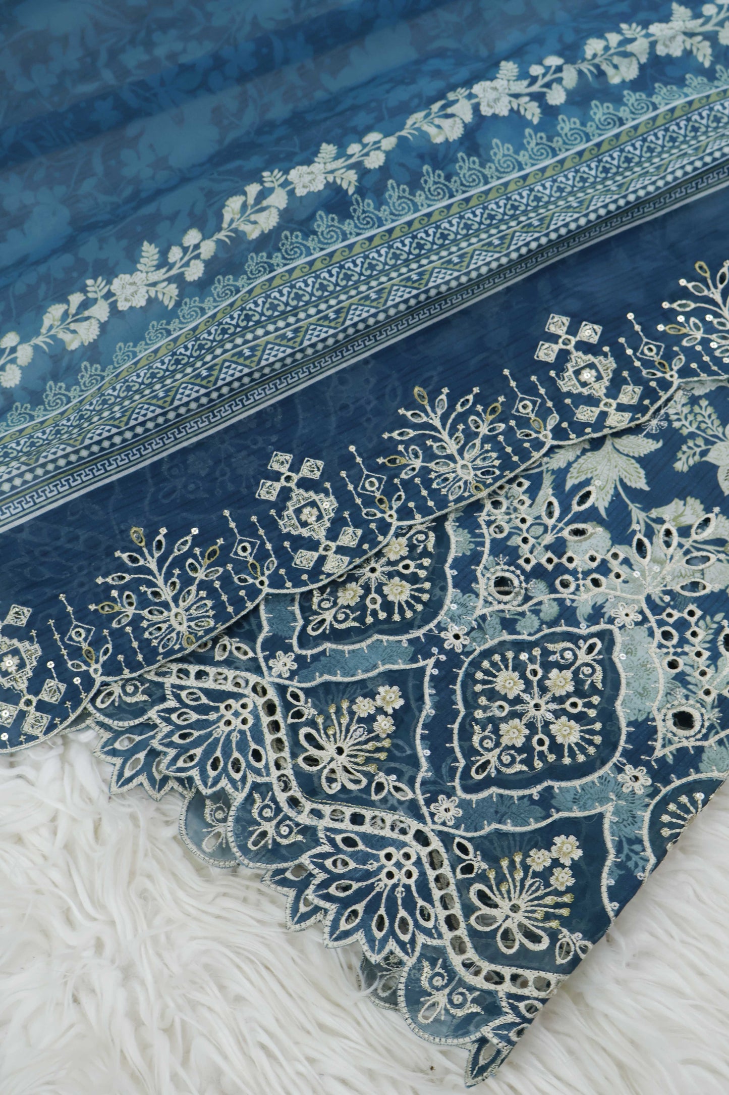 Luxury Lawn Embroidered Suit ELBS24