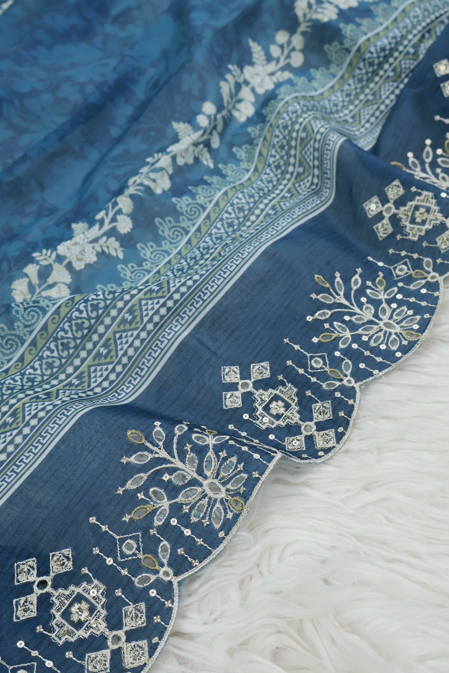 Luxury Lawn Embroidered Suit ELBS24