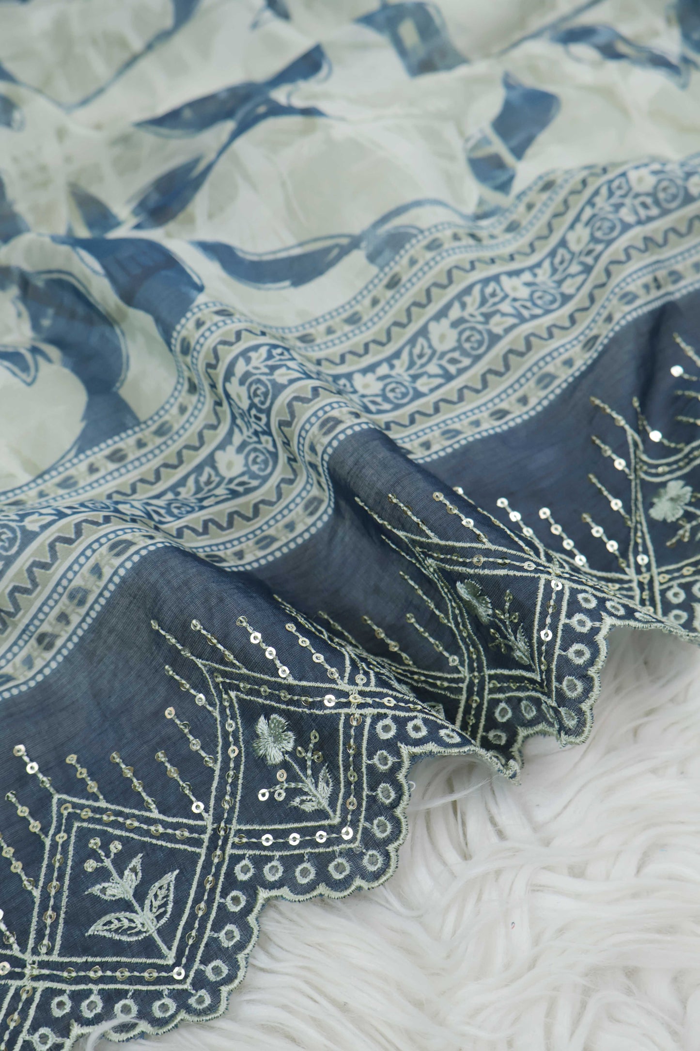 Luxury Lawn Embroidered Suit ELBS27