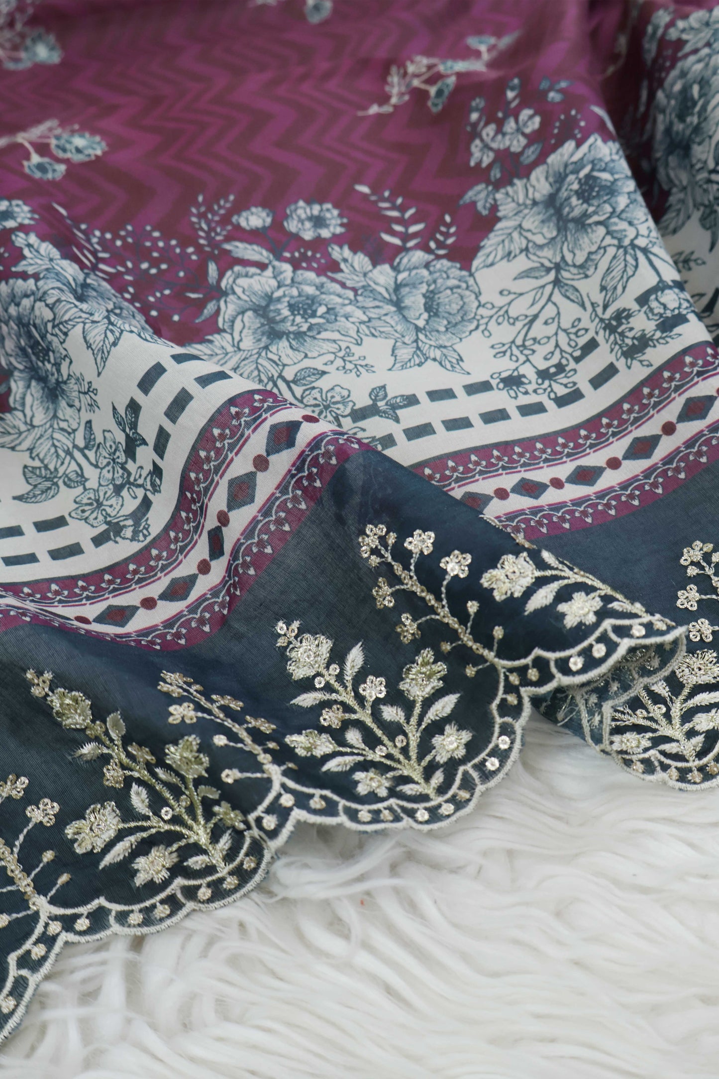 Luxury Lawn Embroidered Suit ELBS26