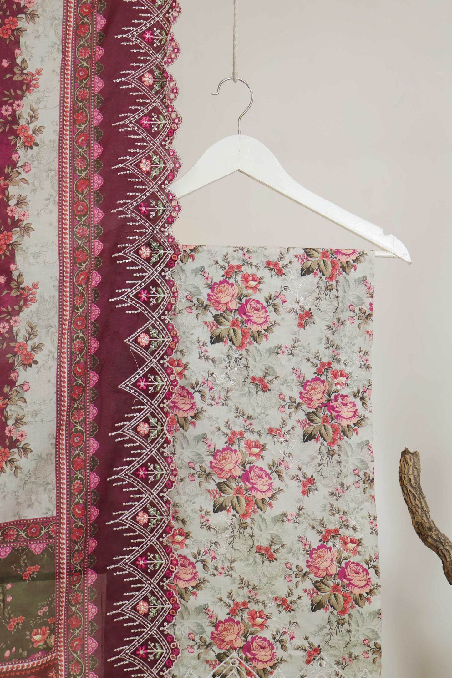 Luxury Lawn Embroidered Suit ELBS21
