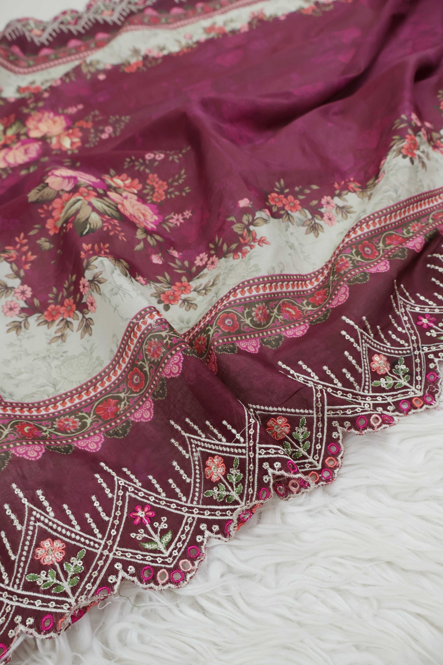 Luxury Lawn Embroidered Suit ELBS21