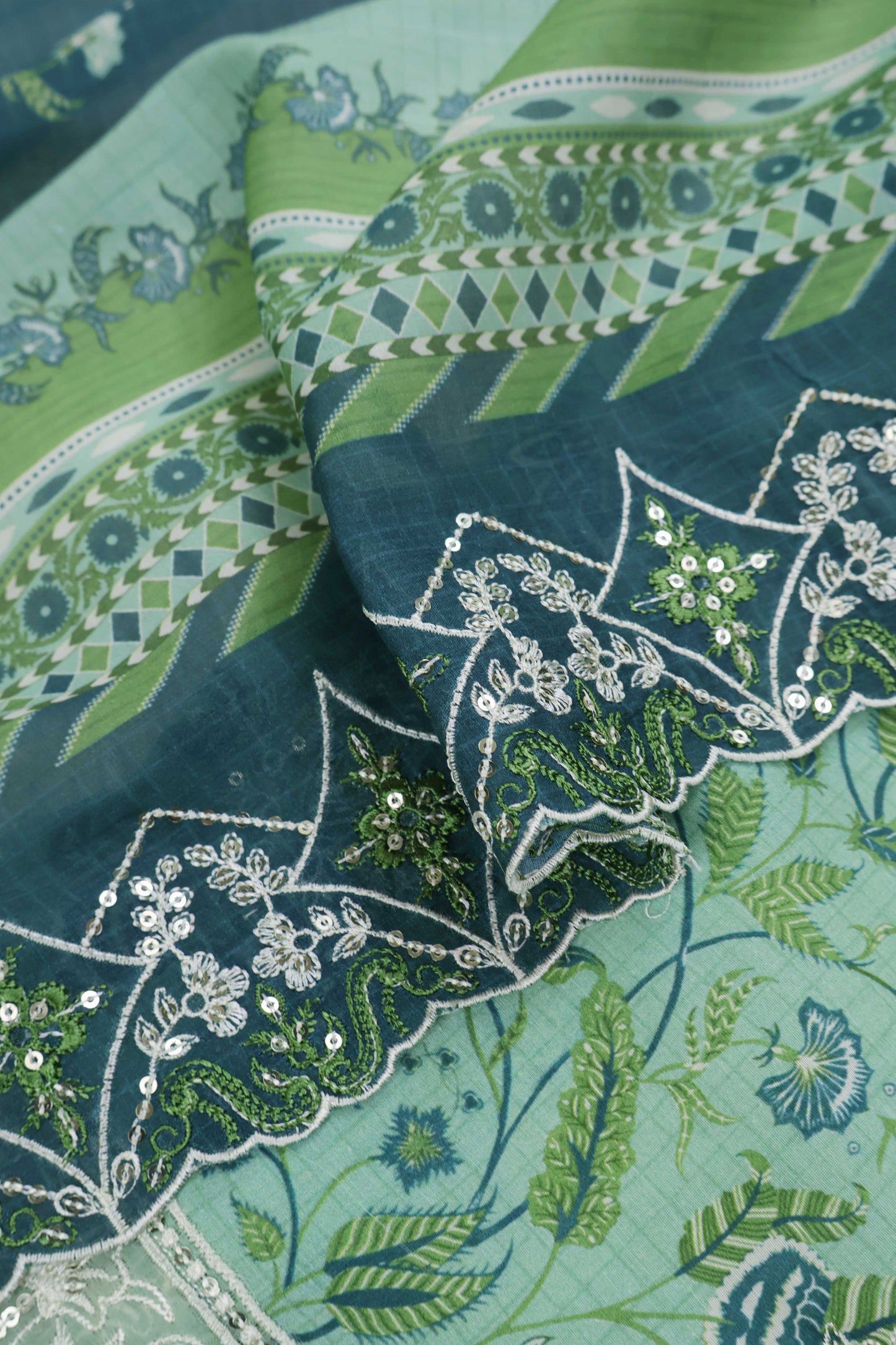 Luxury Lawn Embroidered Suit ELBS20