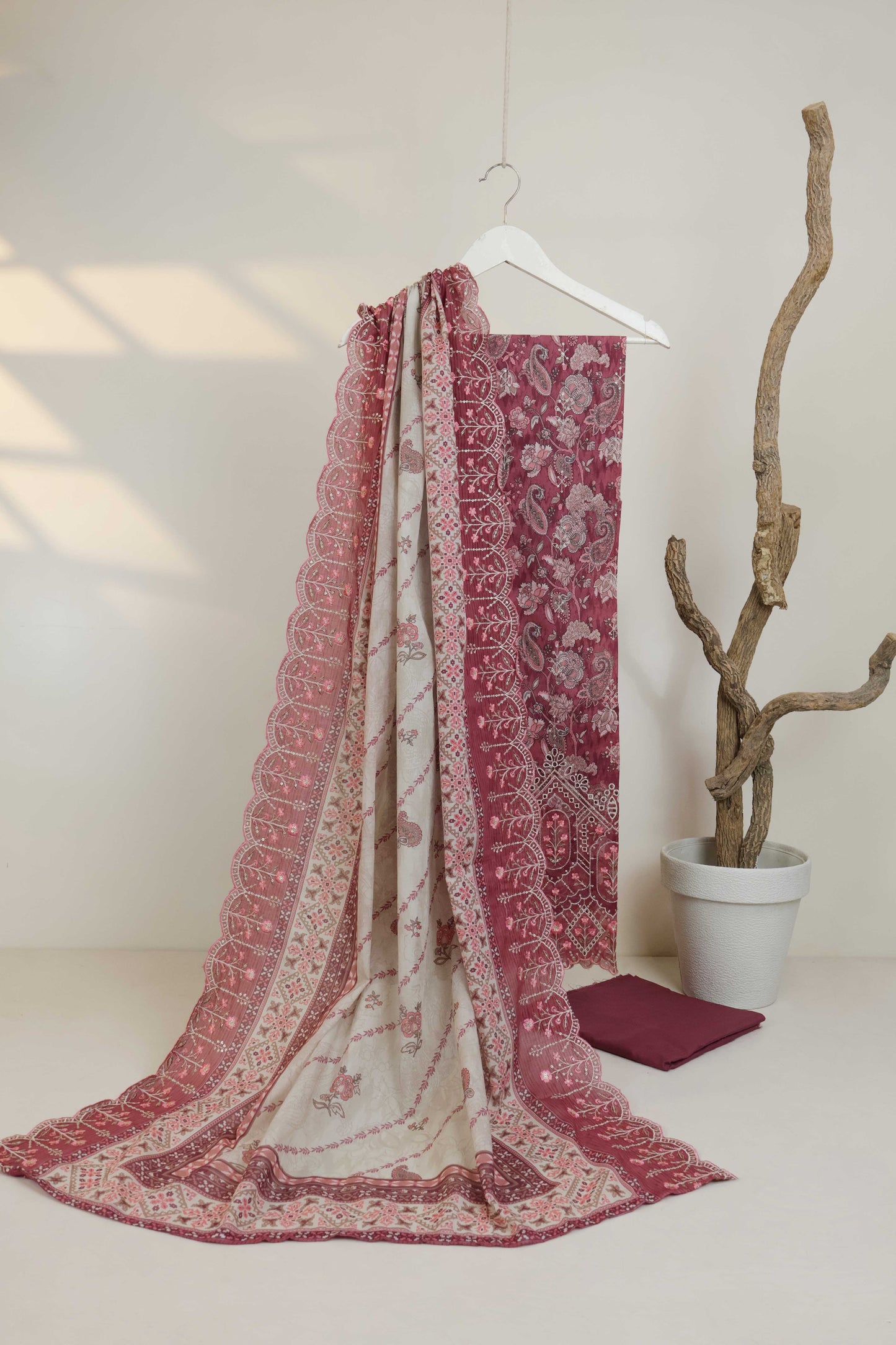 Luxury Lawn Embroidered Suit ELBS25