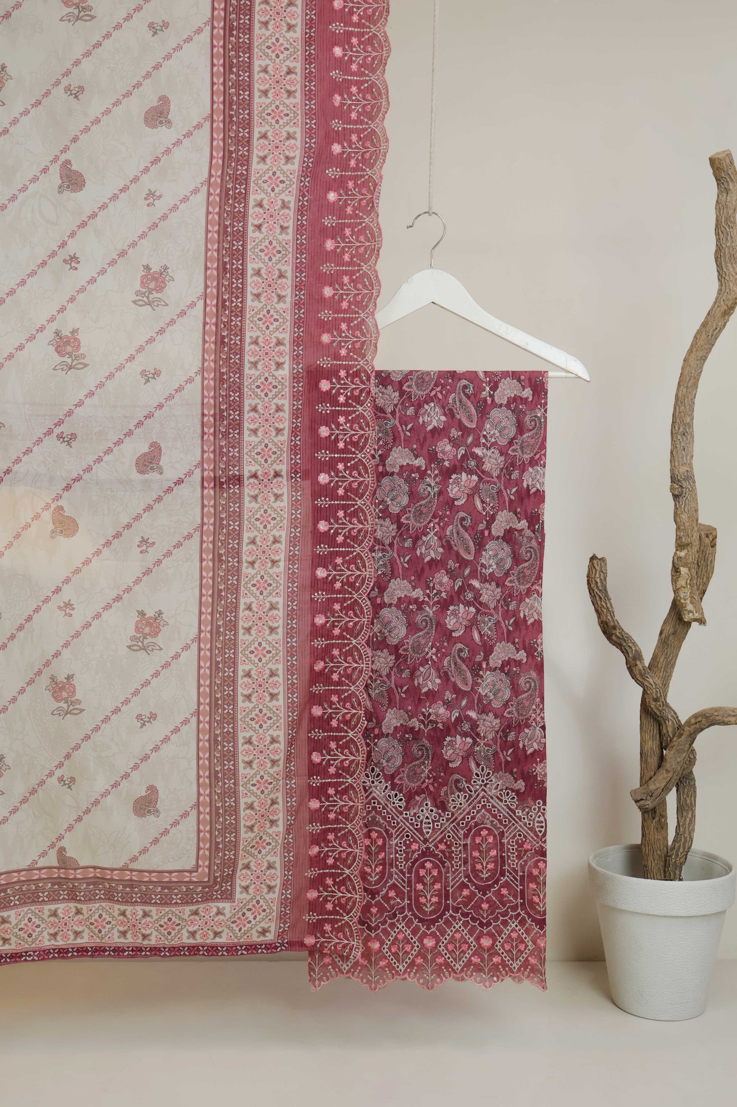 Luxury Lawn Embroidered Suit ELBS25