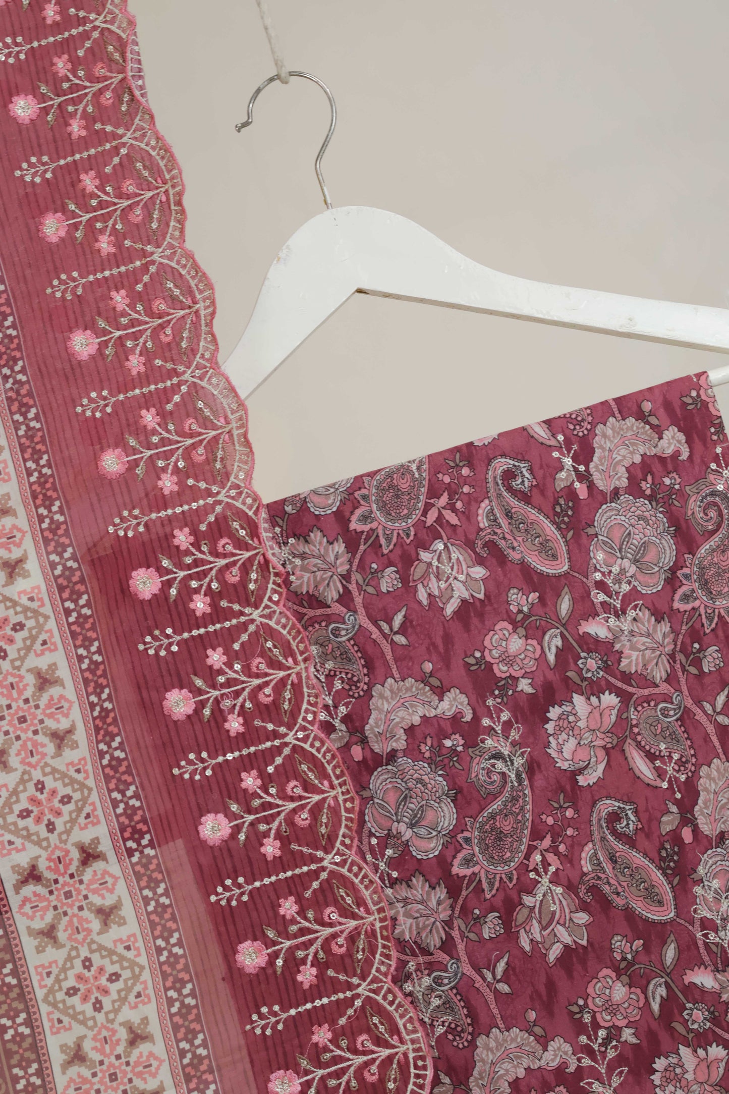 Luxury Lawn Embroidered Suit ELBS25