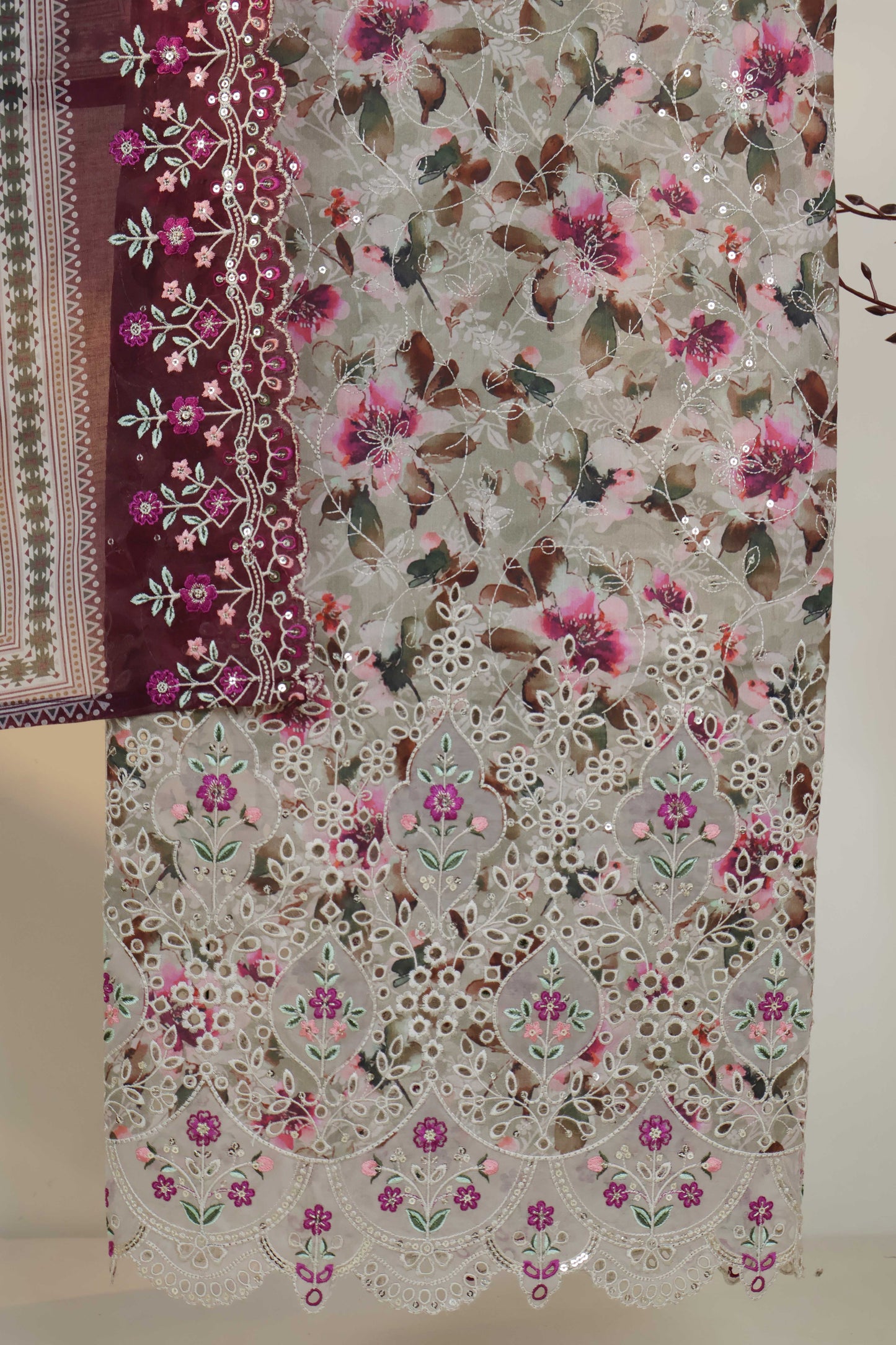 Luxury Lawn Embroidered Suit ELBS28