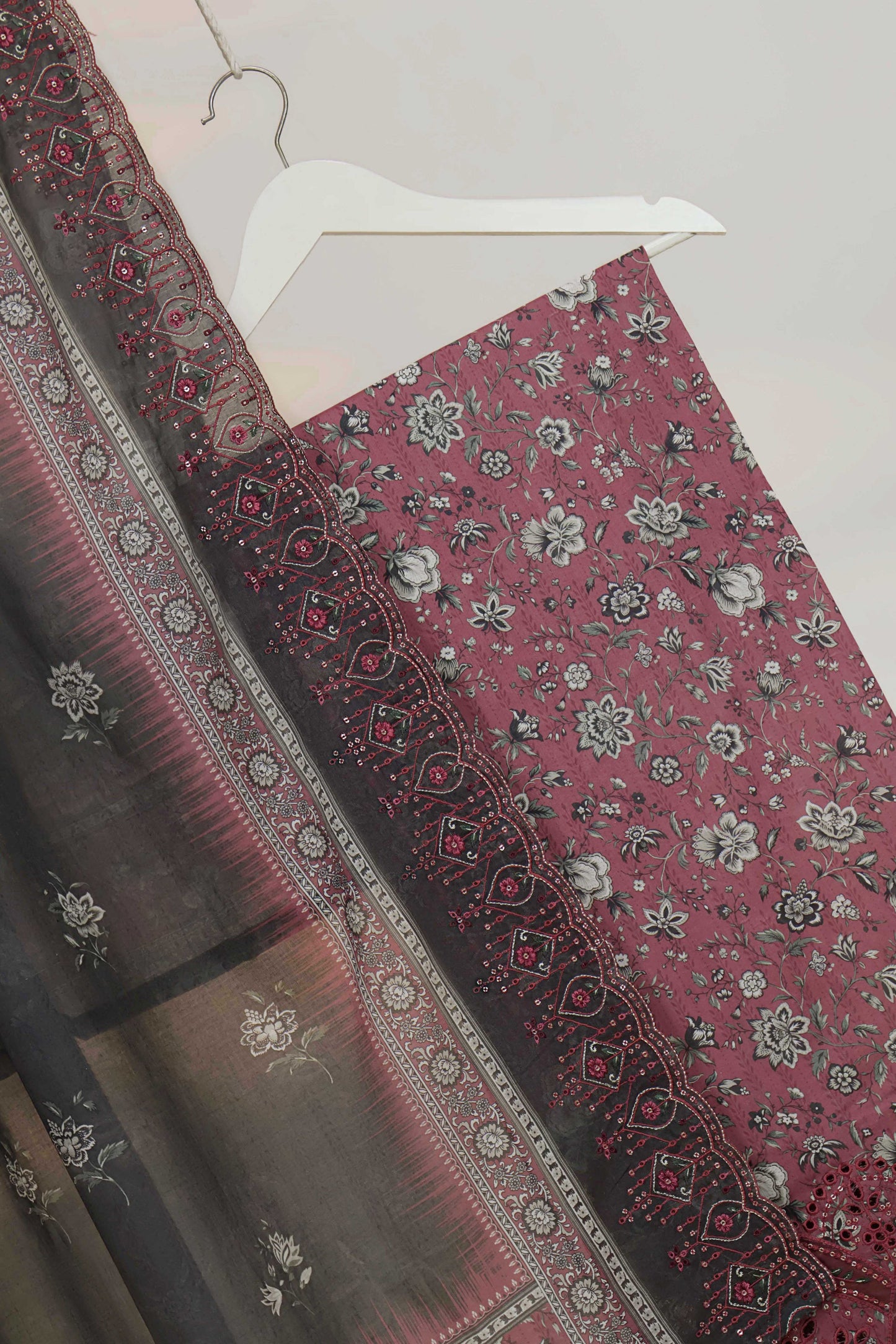 Luxury Lawn Embroidered Suit ELBS33