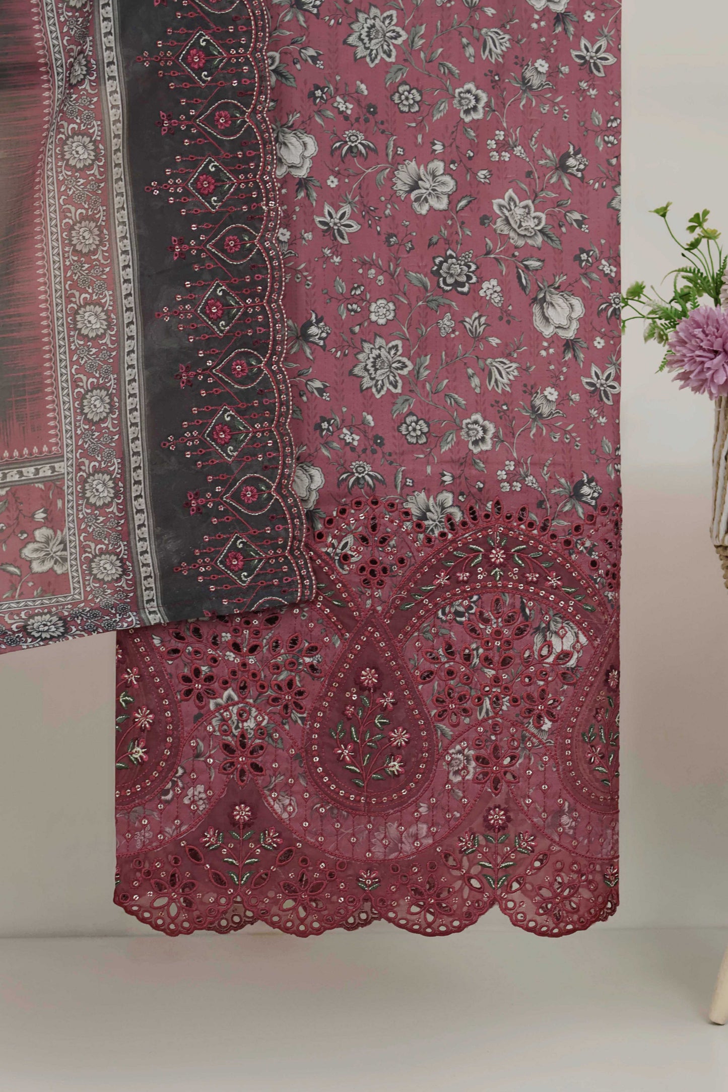 Luxury Lawn Embroidered Suit ELBS33