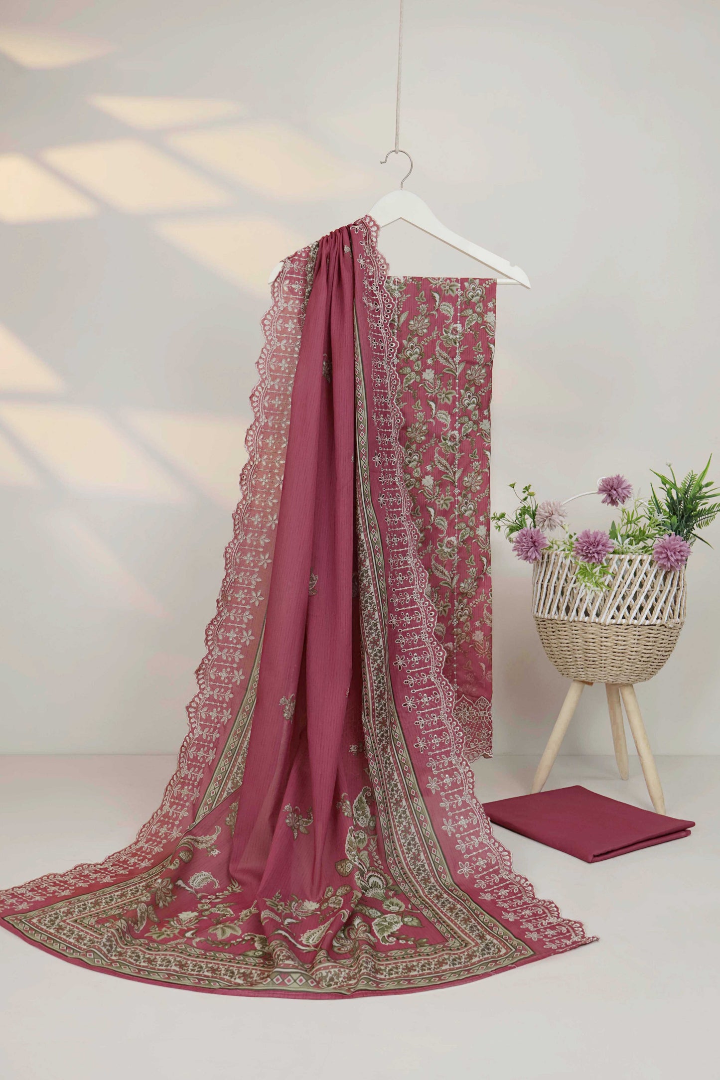 Luxury Lawn Embroidered Suit ELBS32