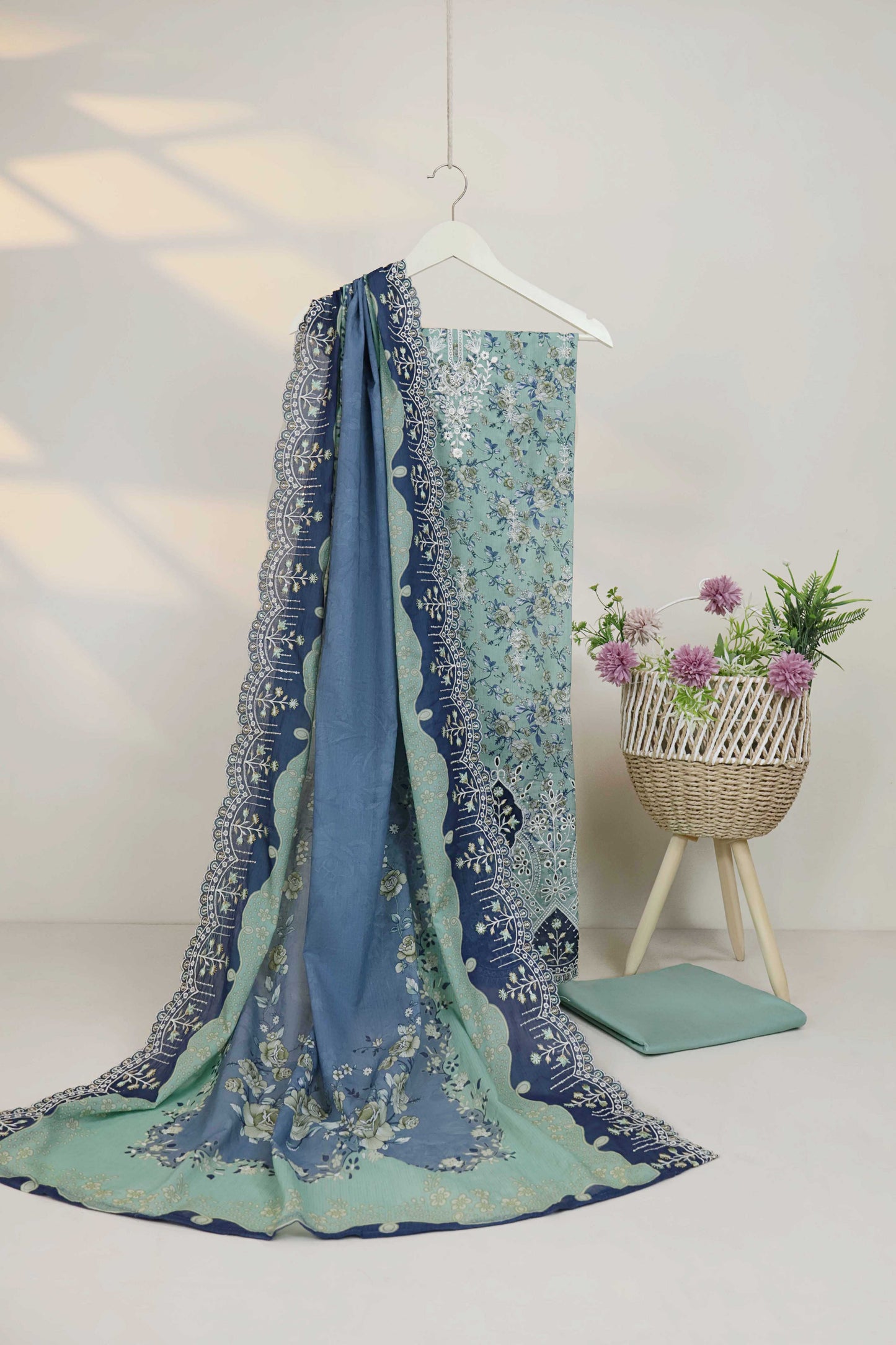Luxury Lawn Embroidered Suit ELBS35