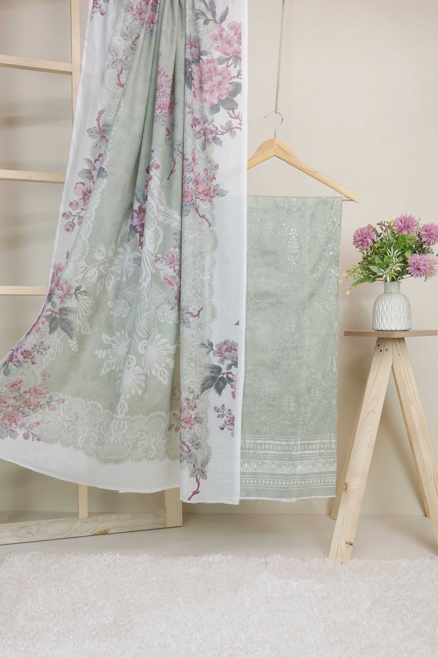 3-Piece Lawn Embroidered Suit V1D10