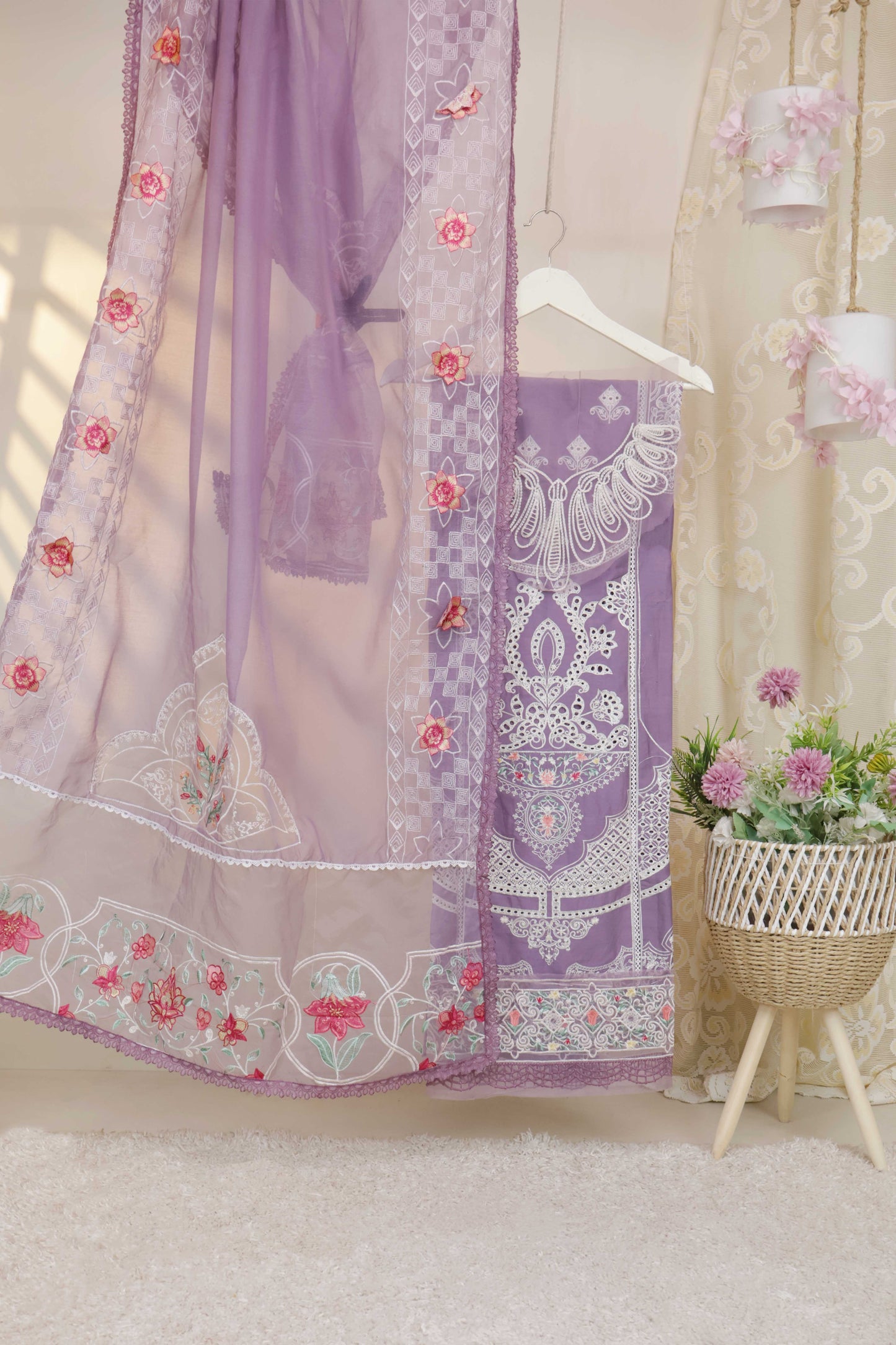 Luxury Lawn Embroidered Suit ELHA05