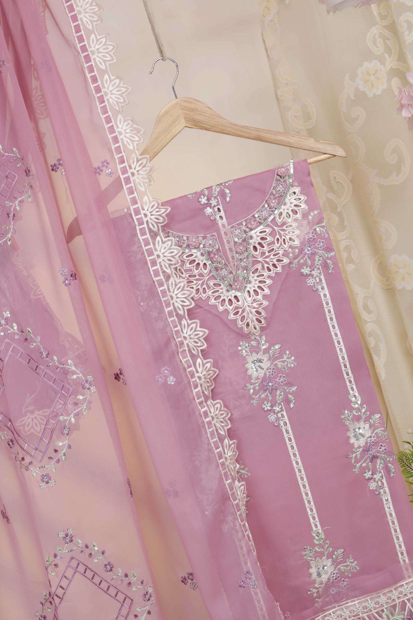 Luxury Lawn Embroidered Suit ELHA17