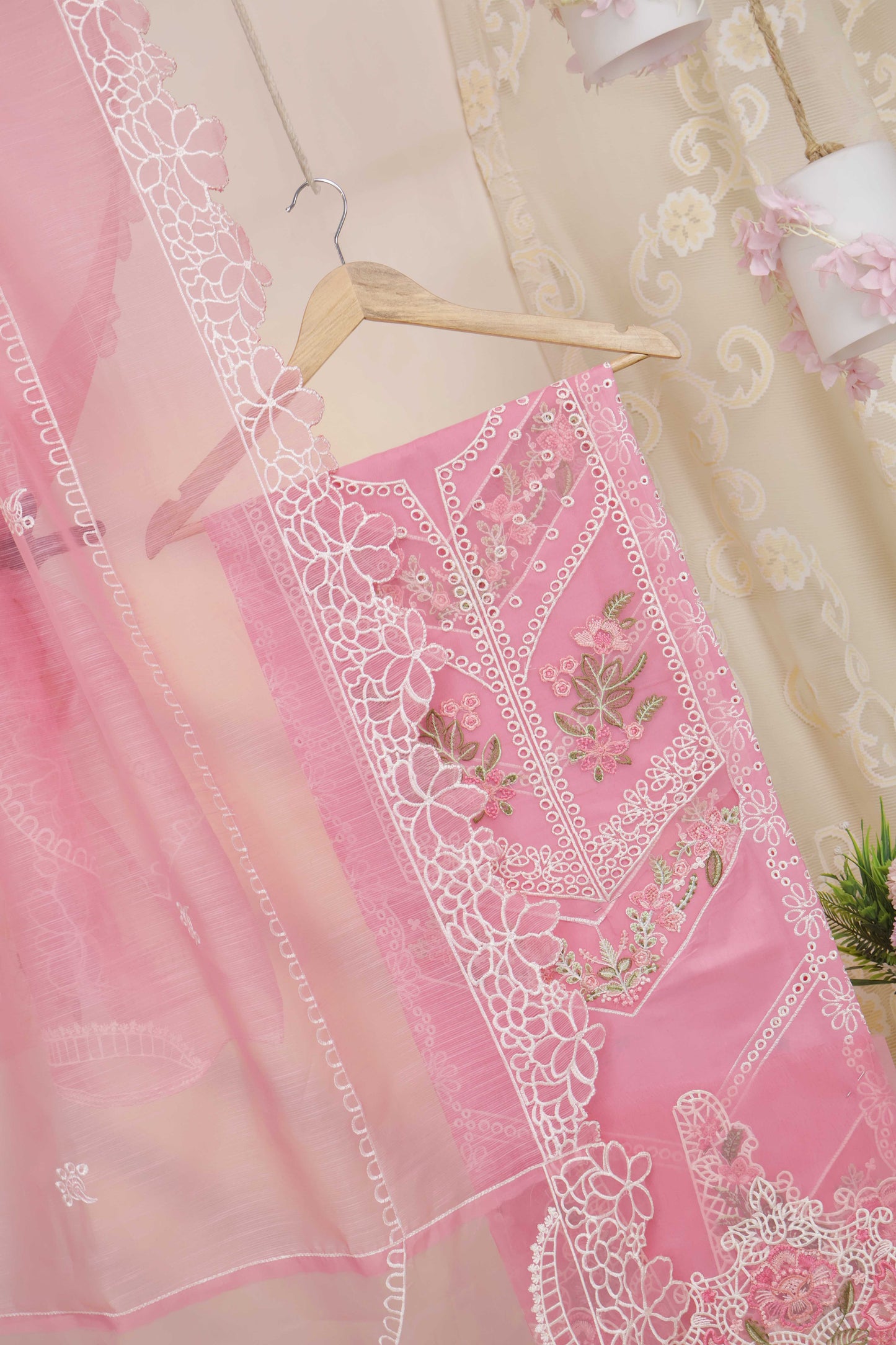 Luxury Lawn Embroidered Suit ELKC01