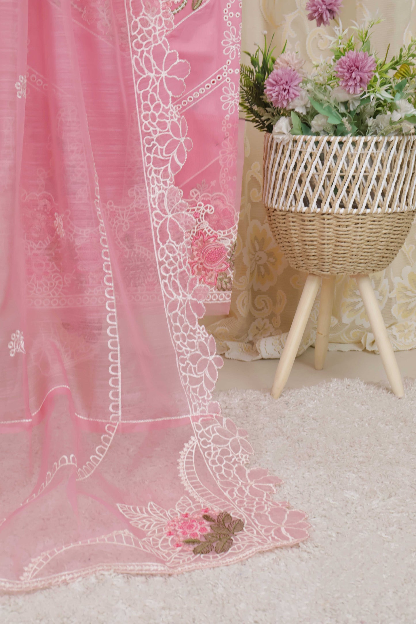 Luxury Lawn Embroidered Suit ELKC01