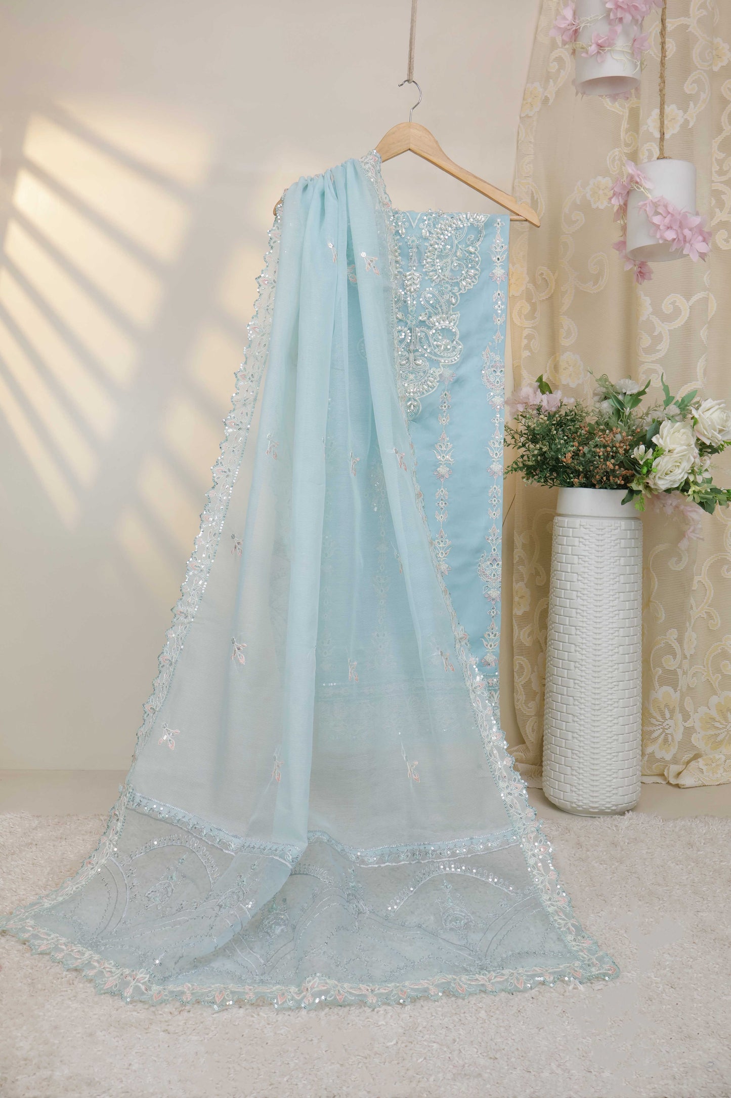 Luxury Lawn Embroidered Suit ELHA01