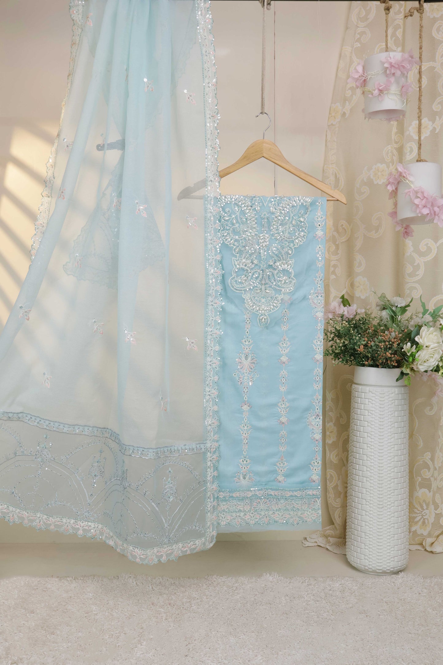 Luxury Lawn Embroidered Suit ELHA01