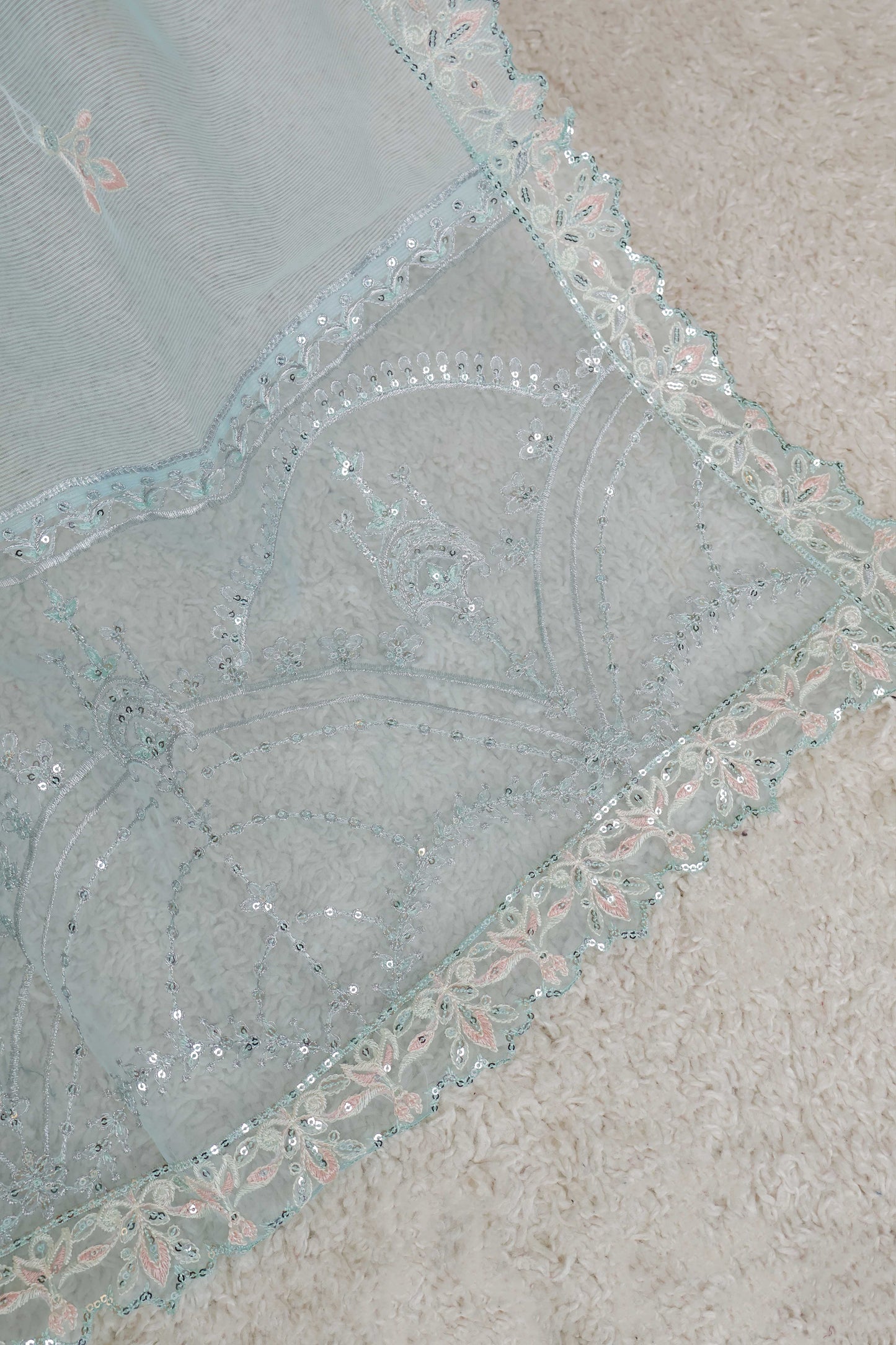 Luxury Lawn Embroidered Suit ELHA01