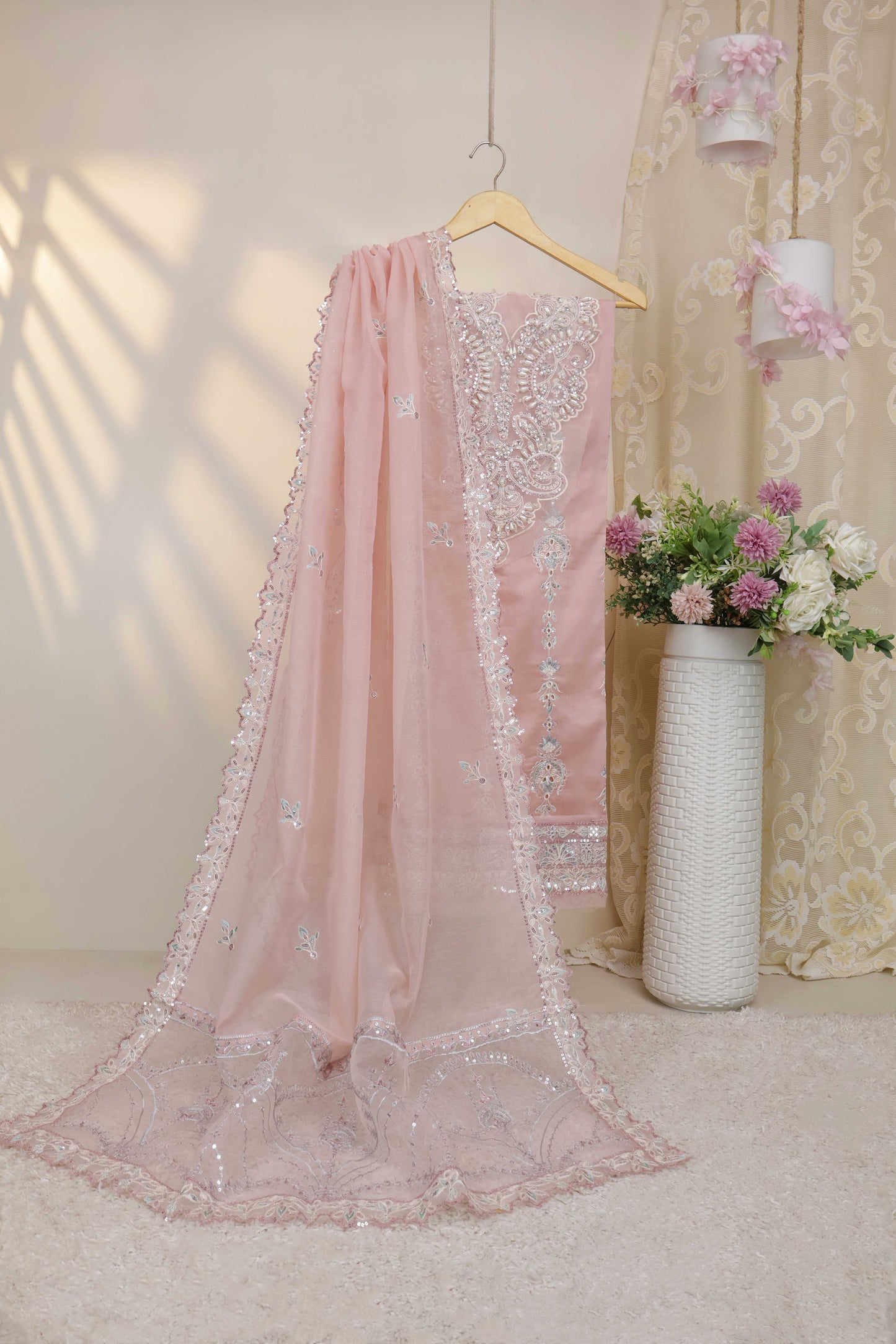 Luxury Lawn Embroidered Suit ELHA03