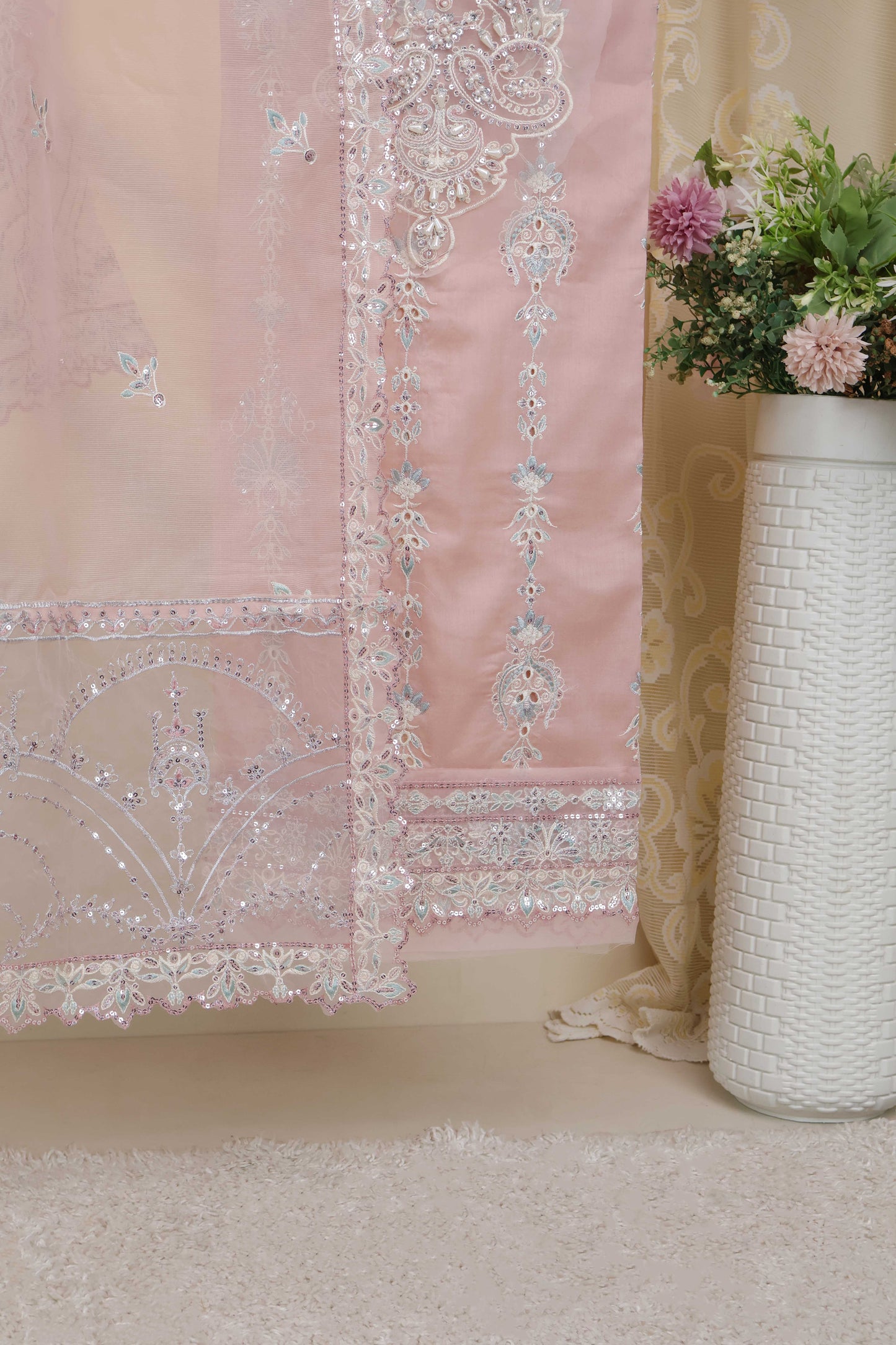 Luxury Lawn Embroidered Suit ELHA03