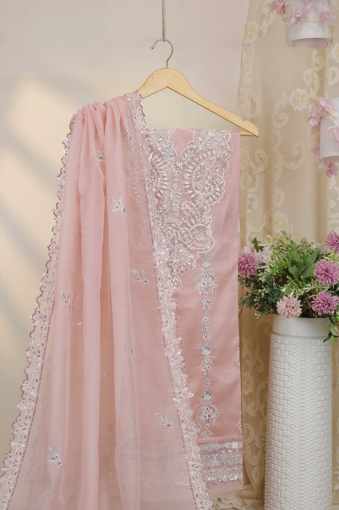 Luxury Lawn Embroidered Suit ELHA03