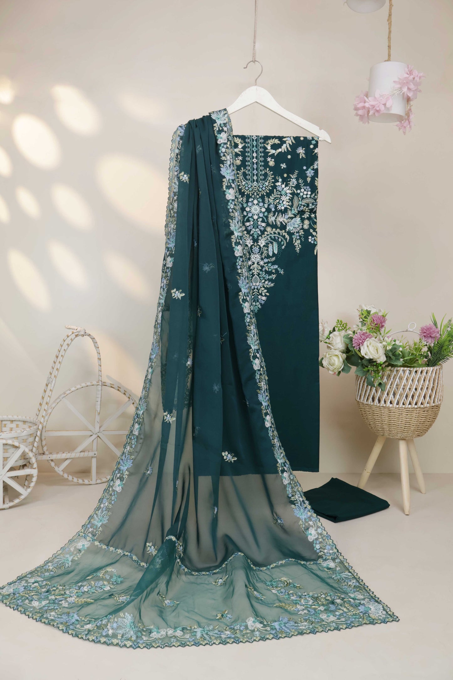 Luxury Lawn Embroidered Suit ELHA27