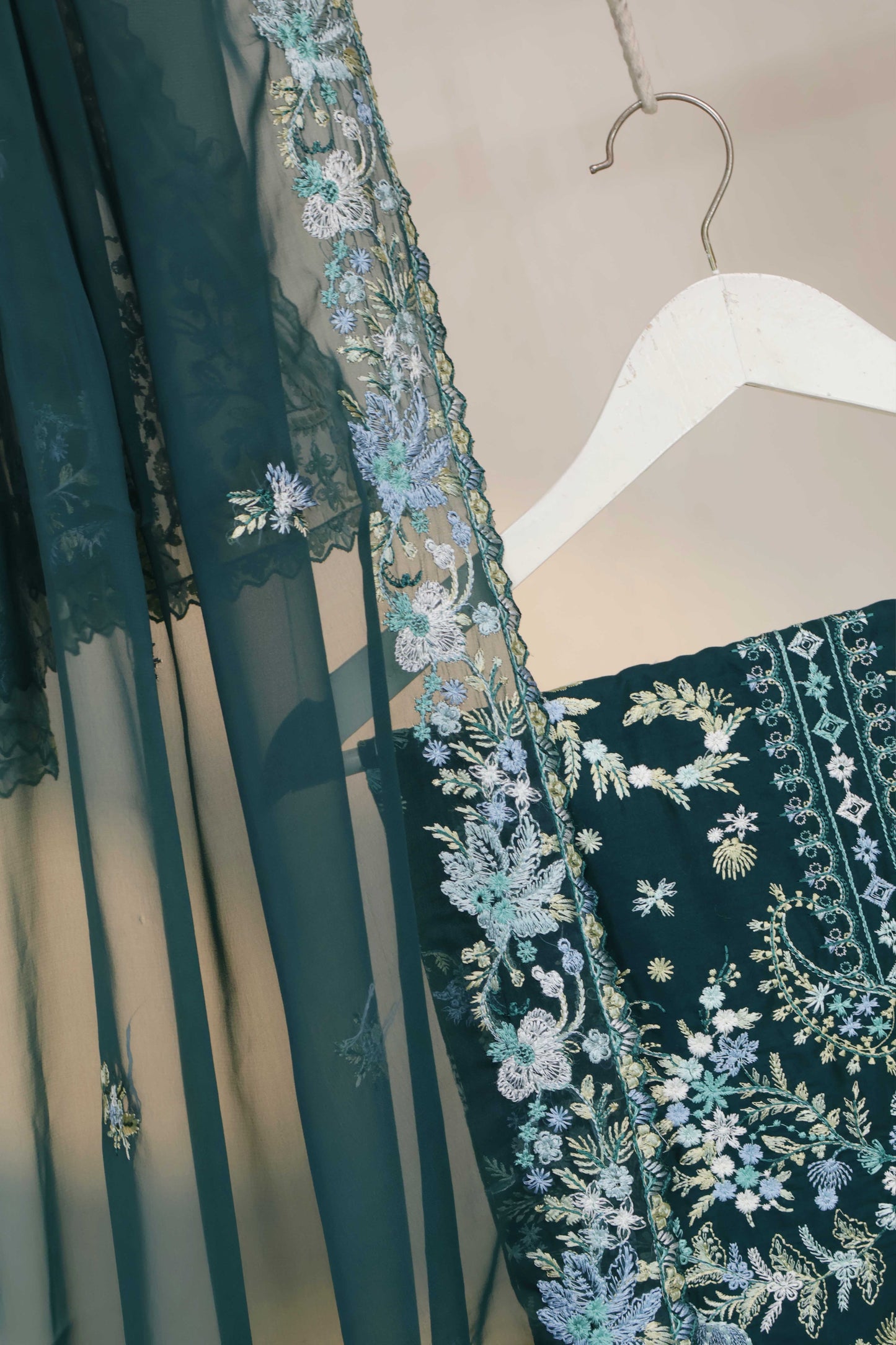 Luxury Lawn Embroidered Suit ELHA27