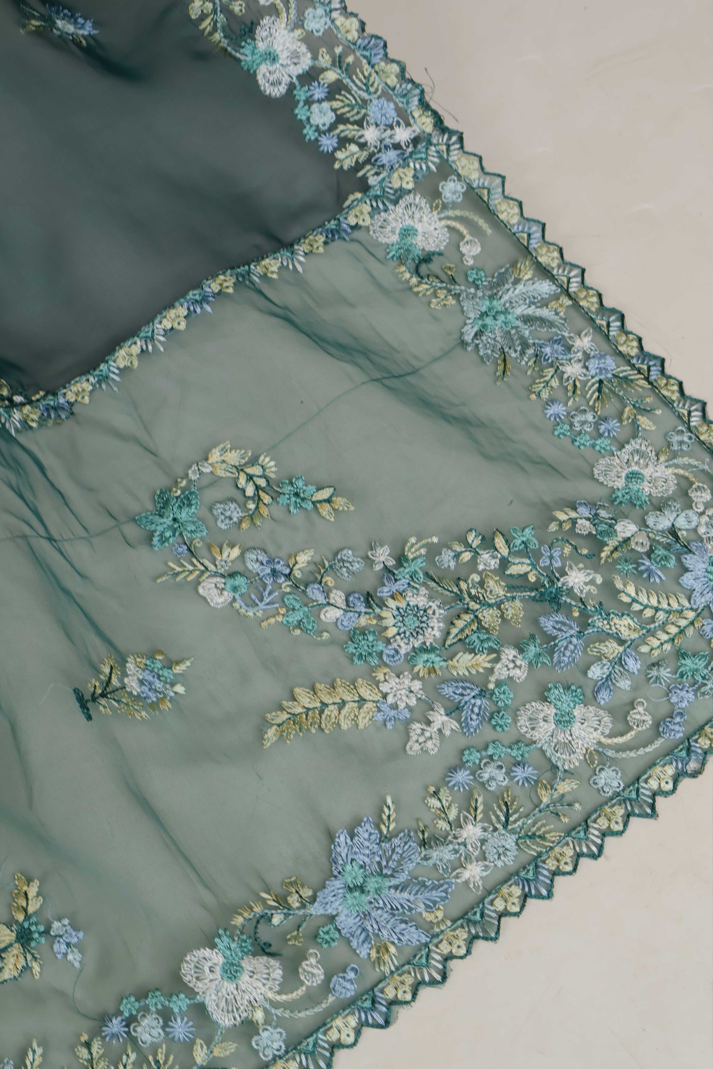 Luxury Lawn Embroidered Suit ELHA27