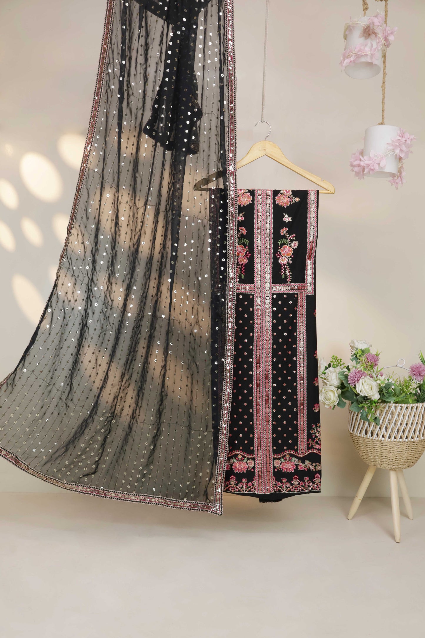 Luxury Lawn Embroidered Suit ELHA23