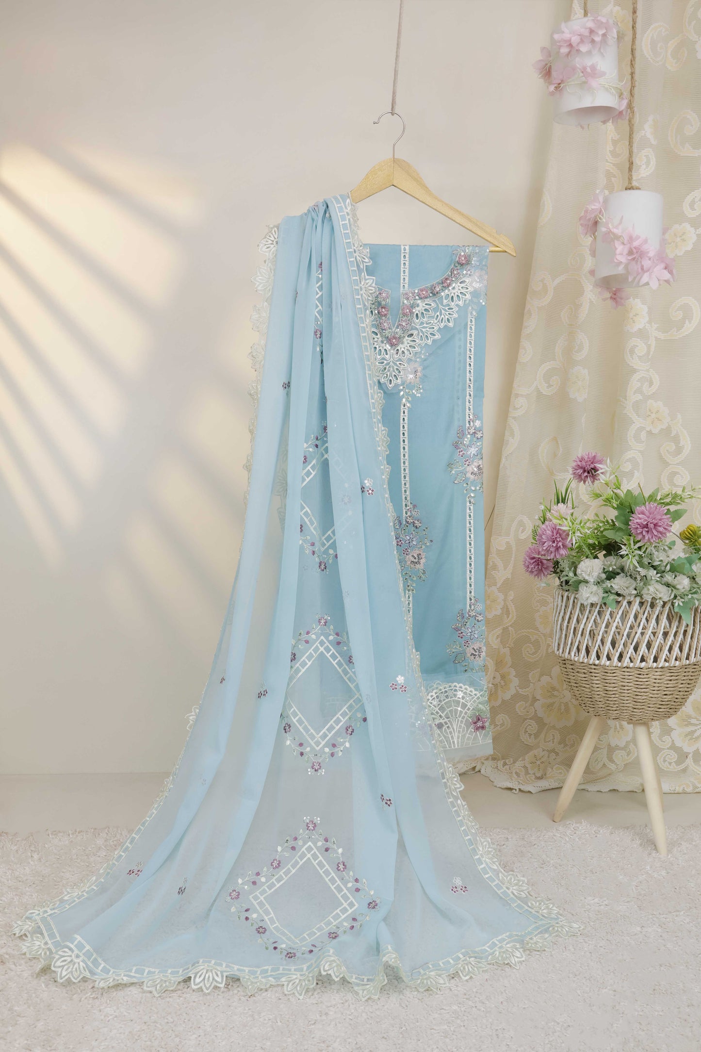 Luxury Lawn Embroidered Suit ELHA16