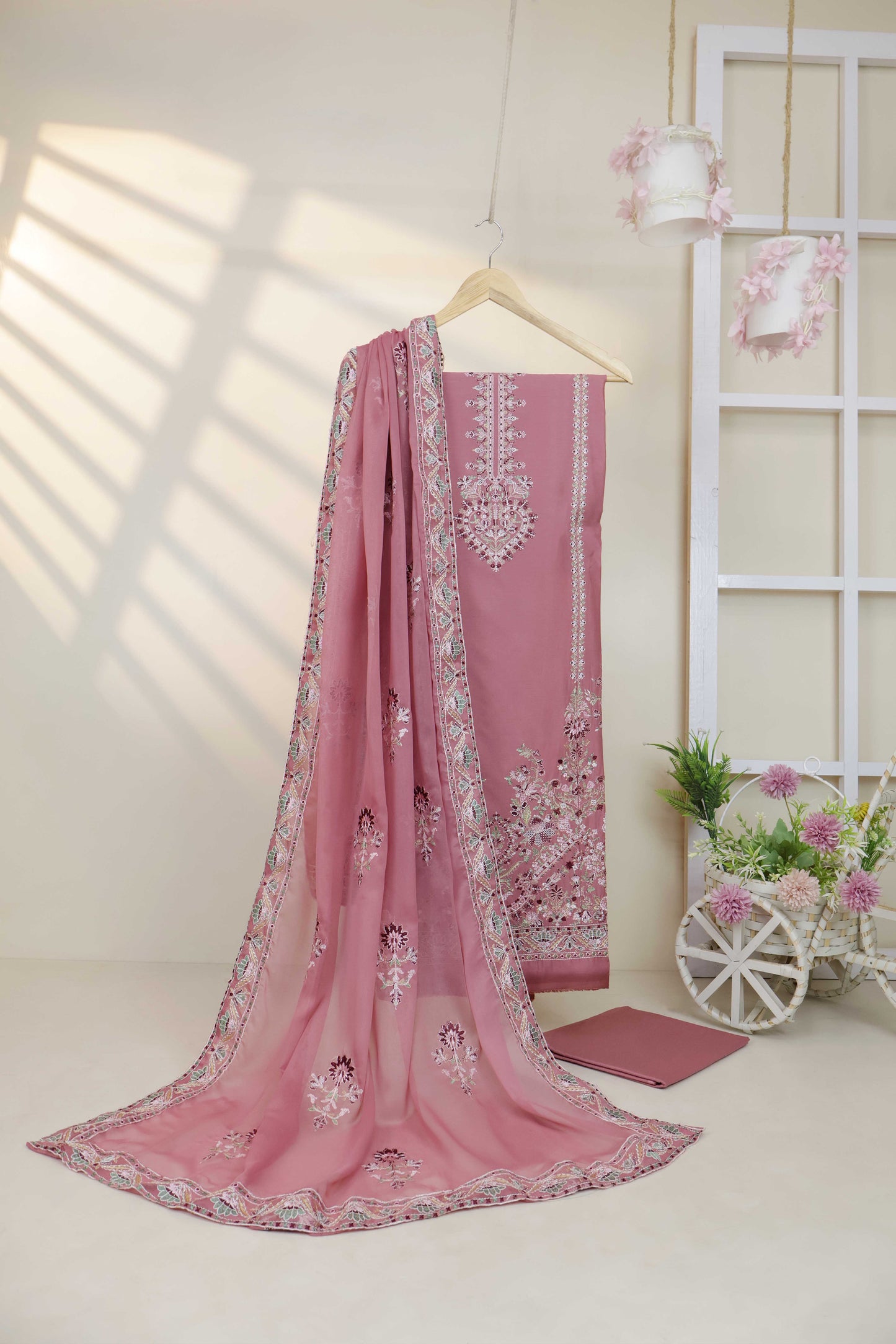 Luxury Lawn Embroidered Suit ELHA36