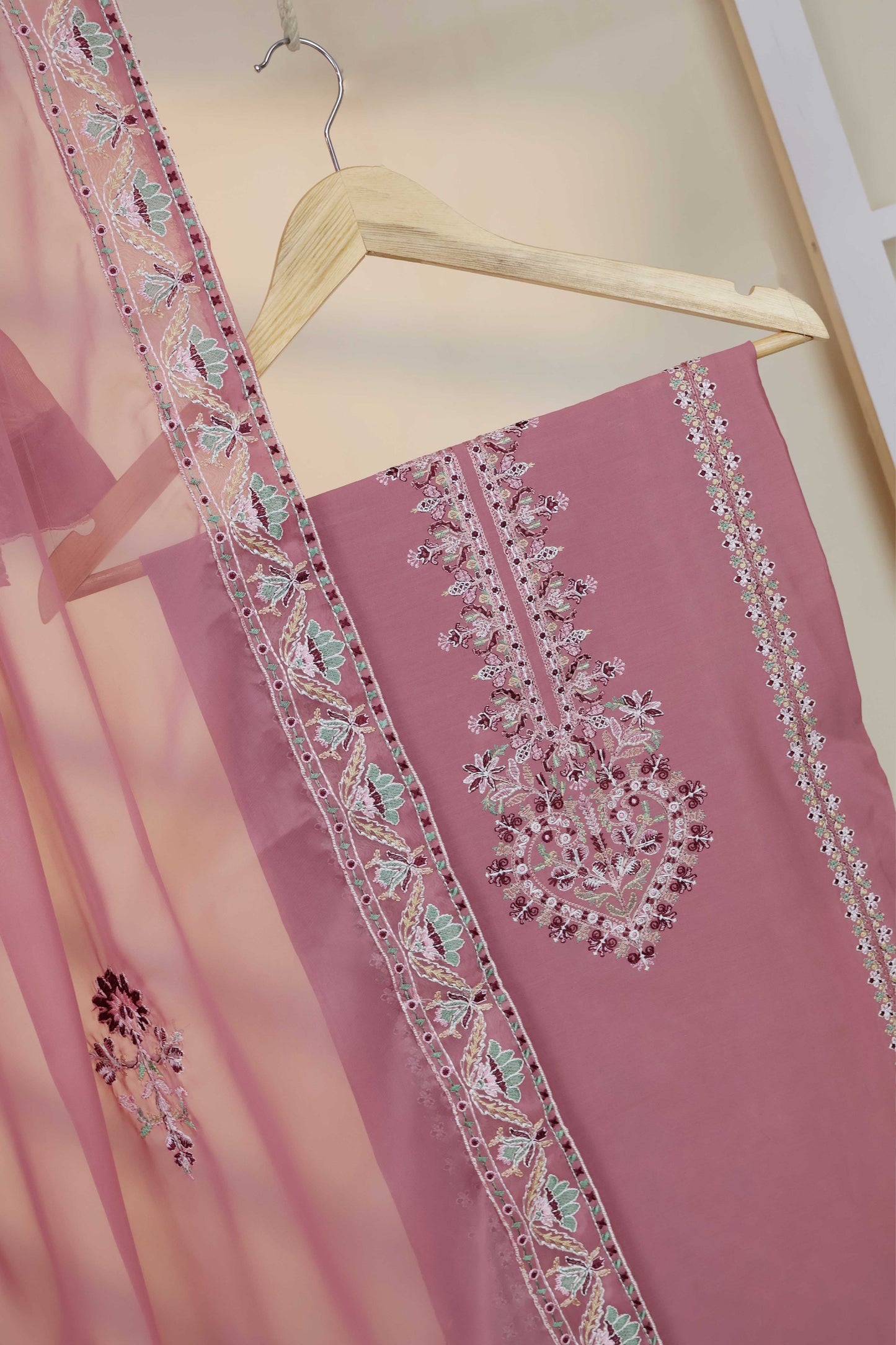 Luxury Lawn Embroidered Suit ELHA36