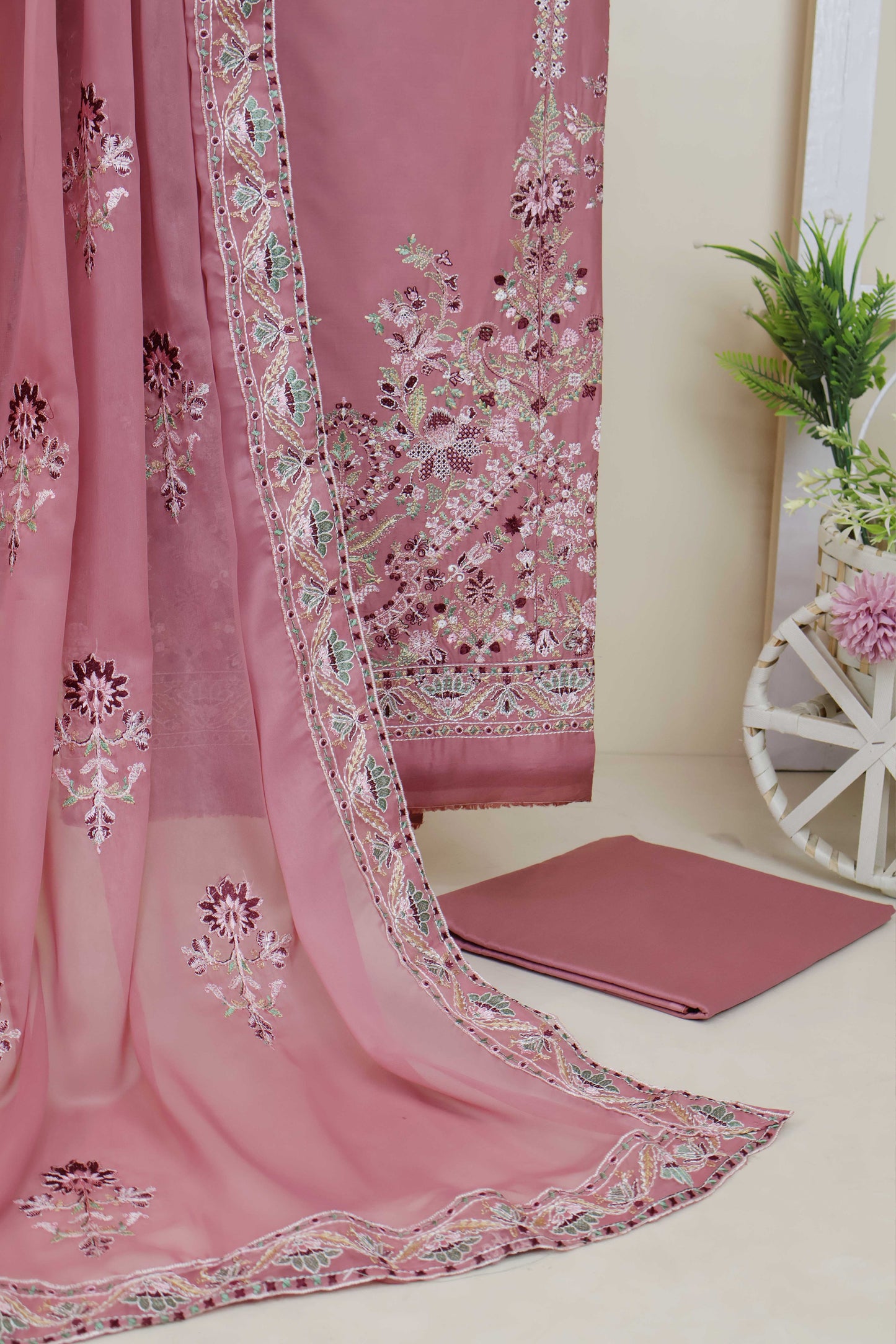 Luxury Lawn Embroidered Suit ELHA36