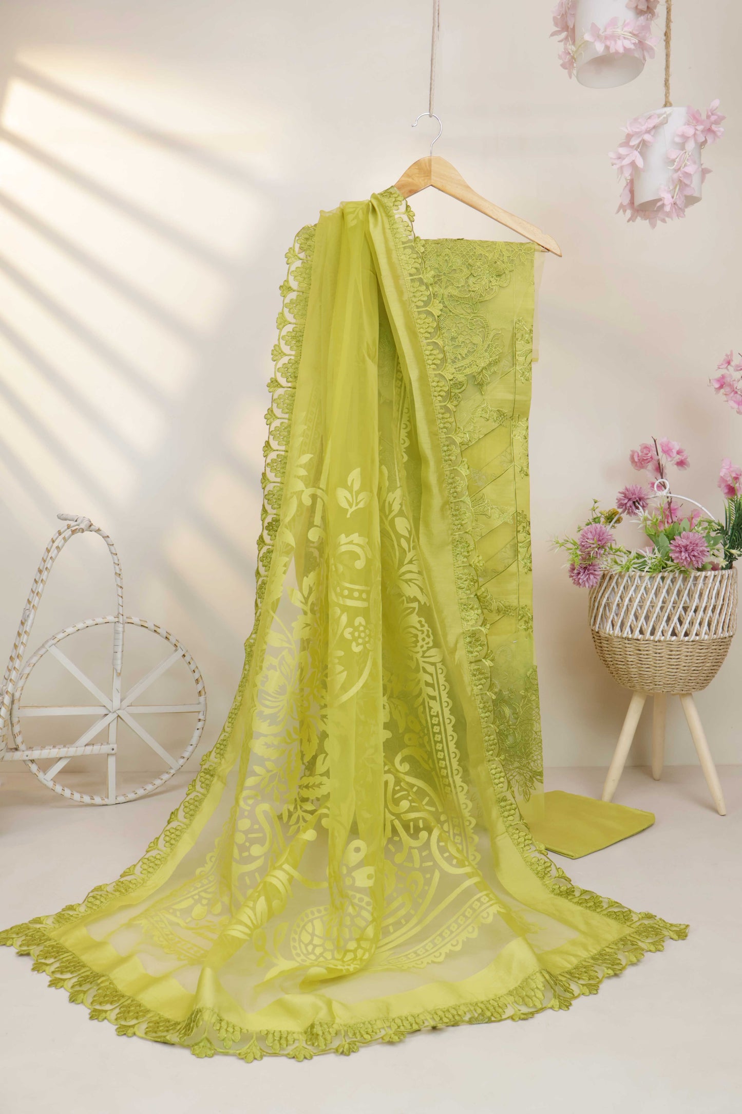 Luxury Lawn Embroidered Suit ELHA24