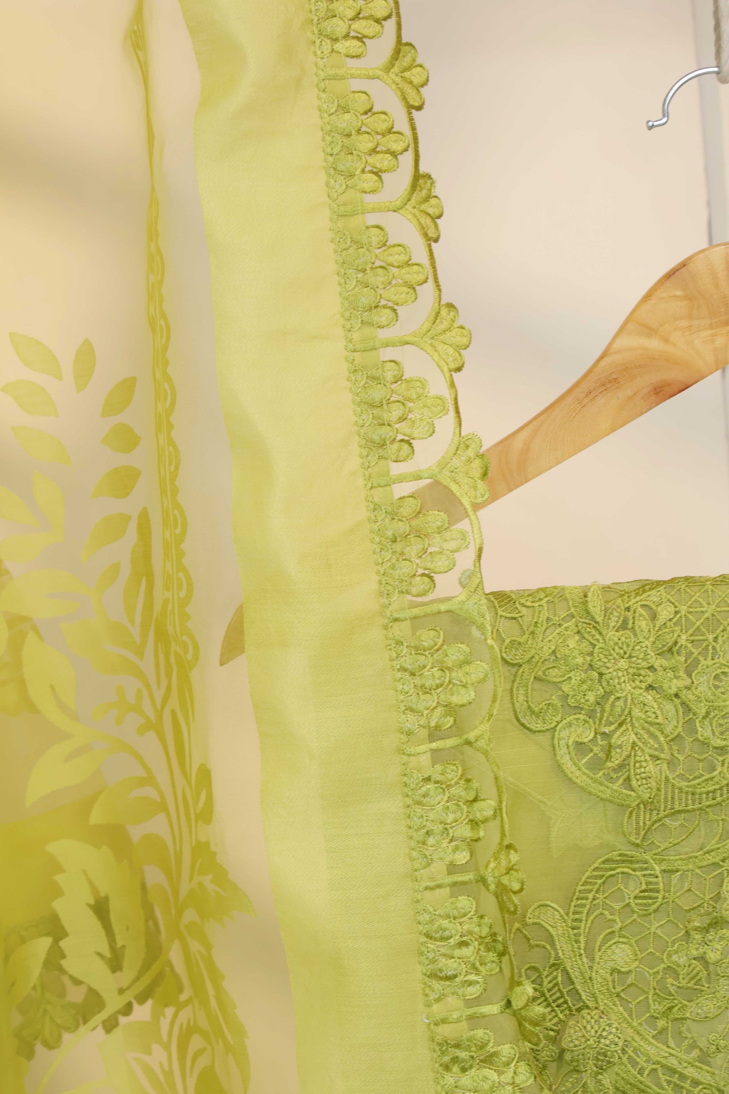 Luxury Lawn Embroidered Suit ELHA24