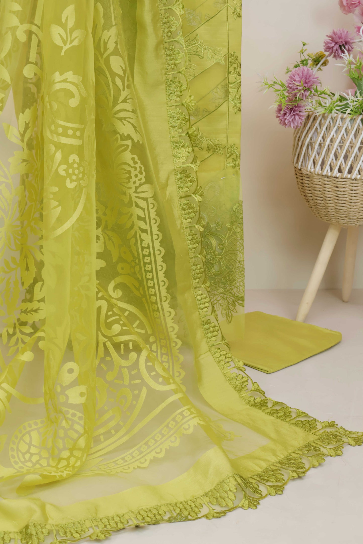 Luxury Lawn Embroidered Suit ELHA24