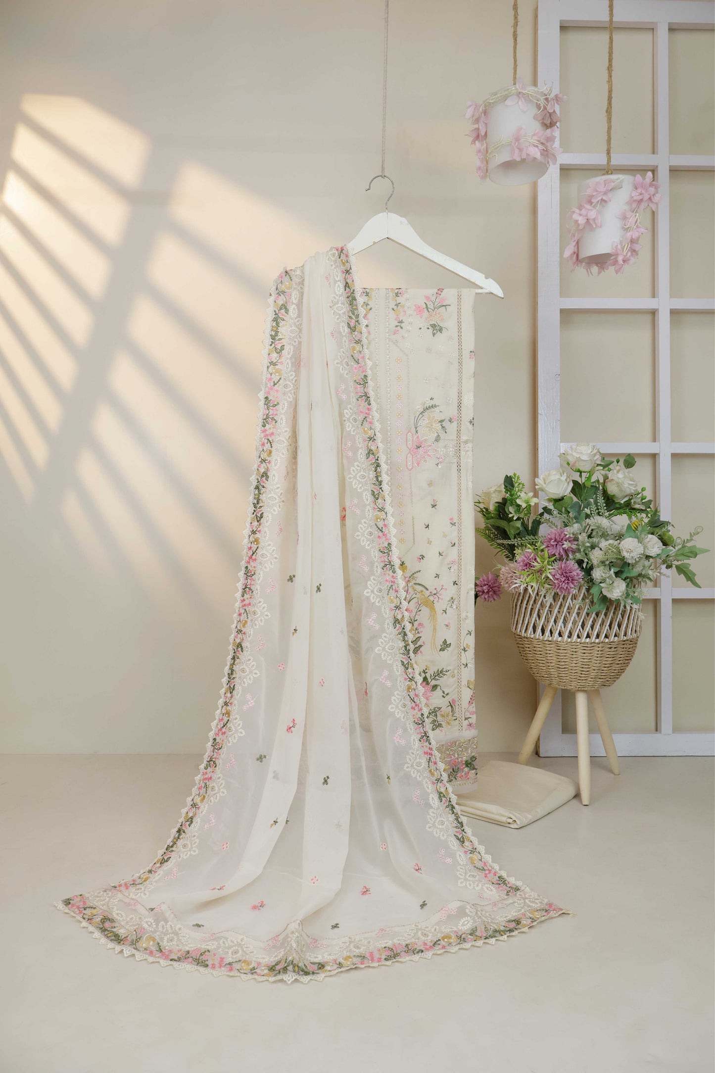 Luxury Lawn Embroidered Suit ELHA41