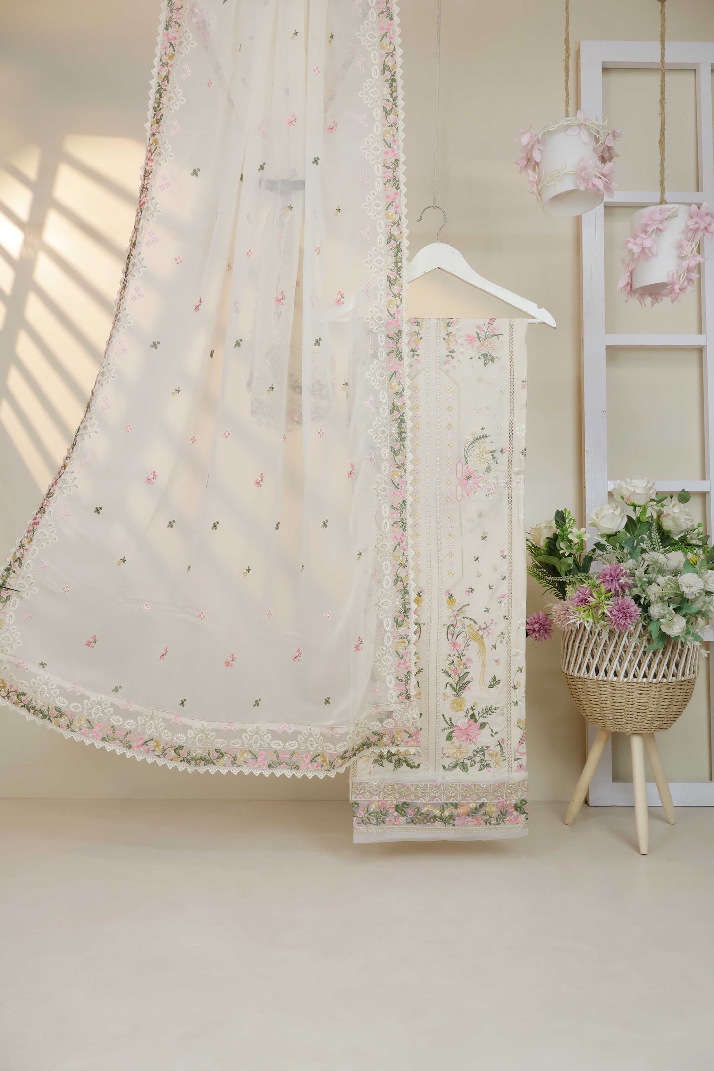 Luxury Lawn Embroidered Suit ELHA41