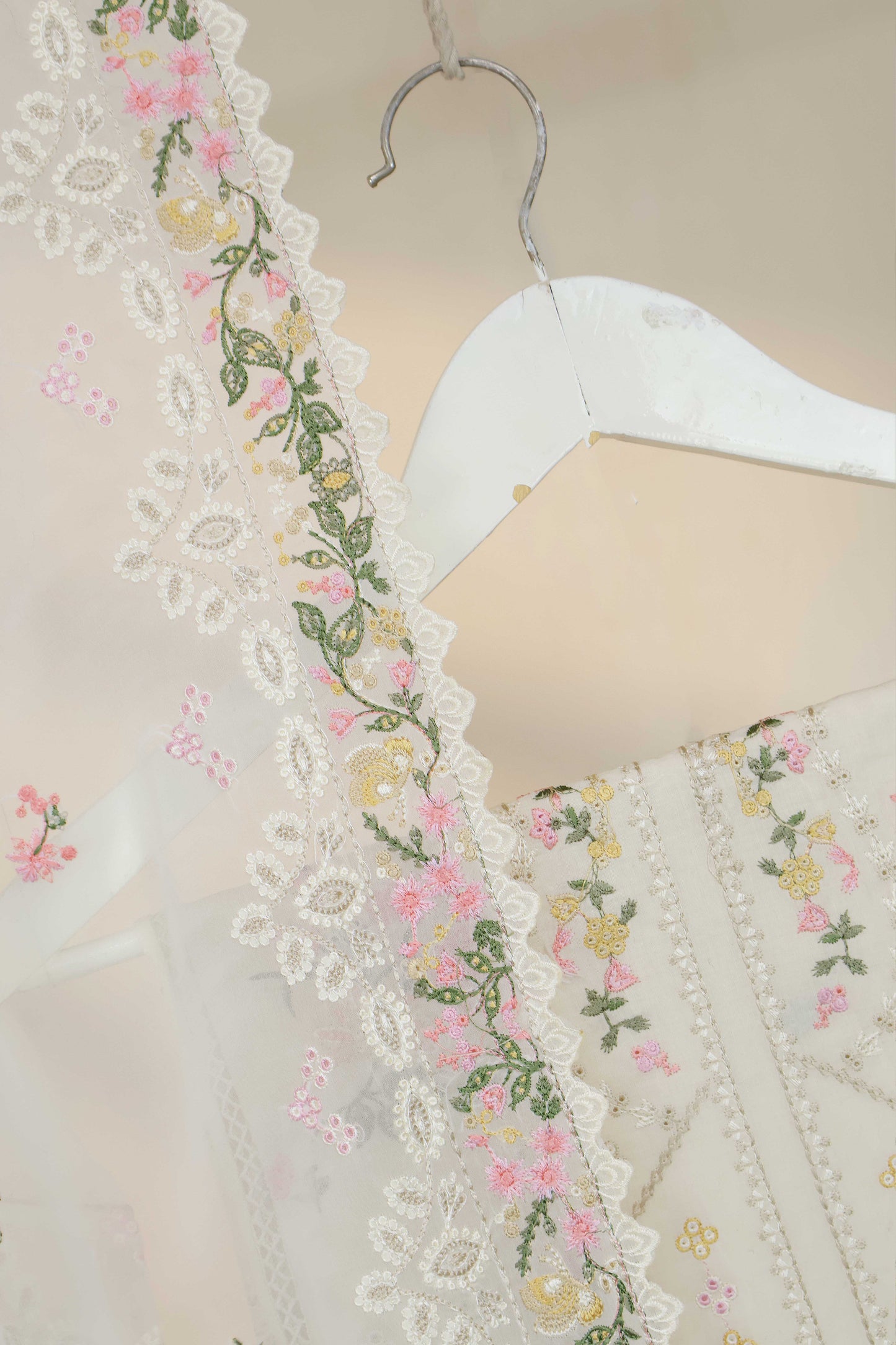 Luxury Lawn Embroidered Suit ELHA41