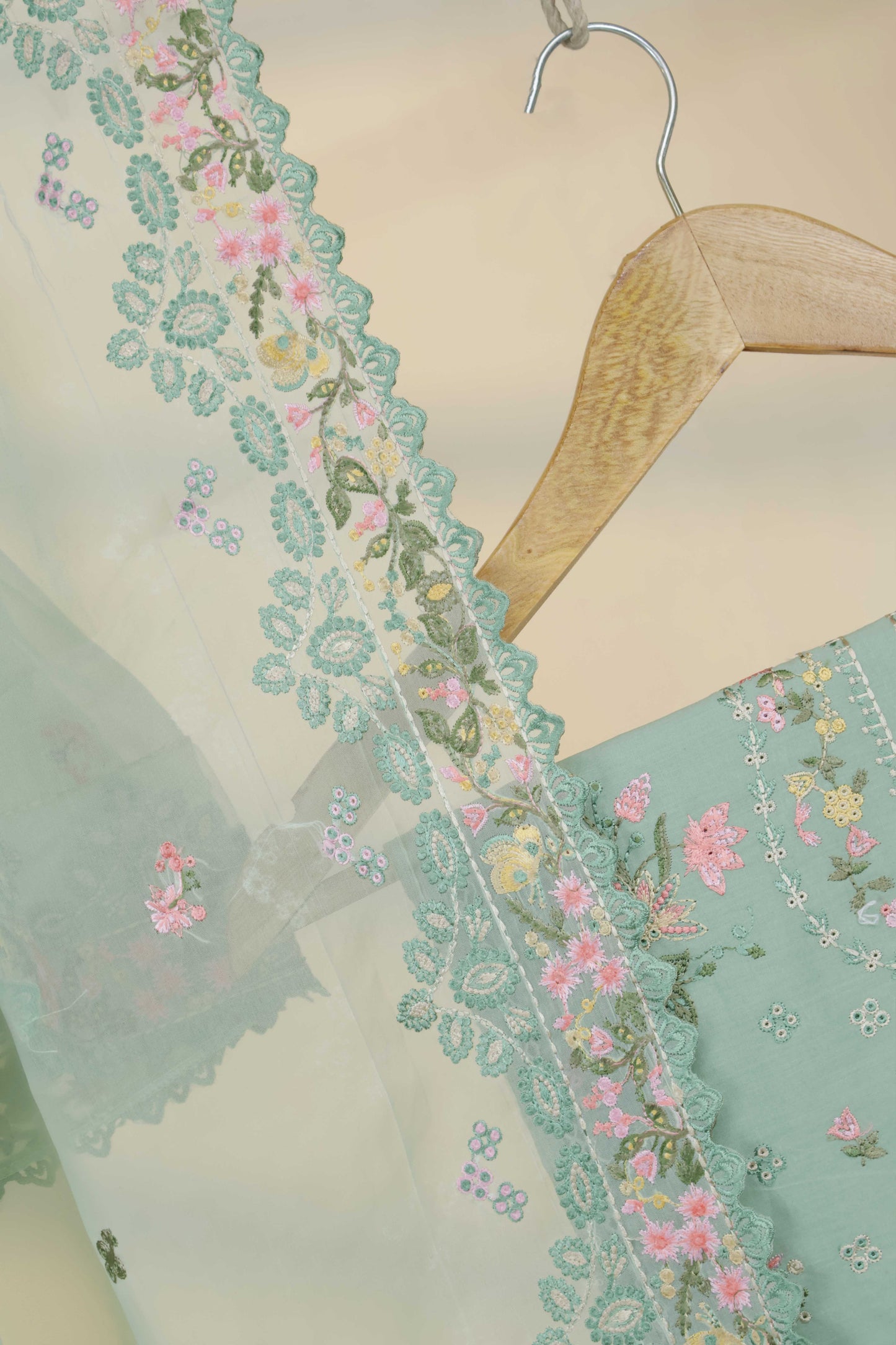 Luxury Lawn Embroidered Suit ELHA46