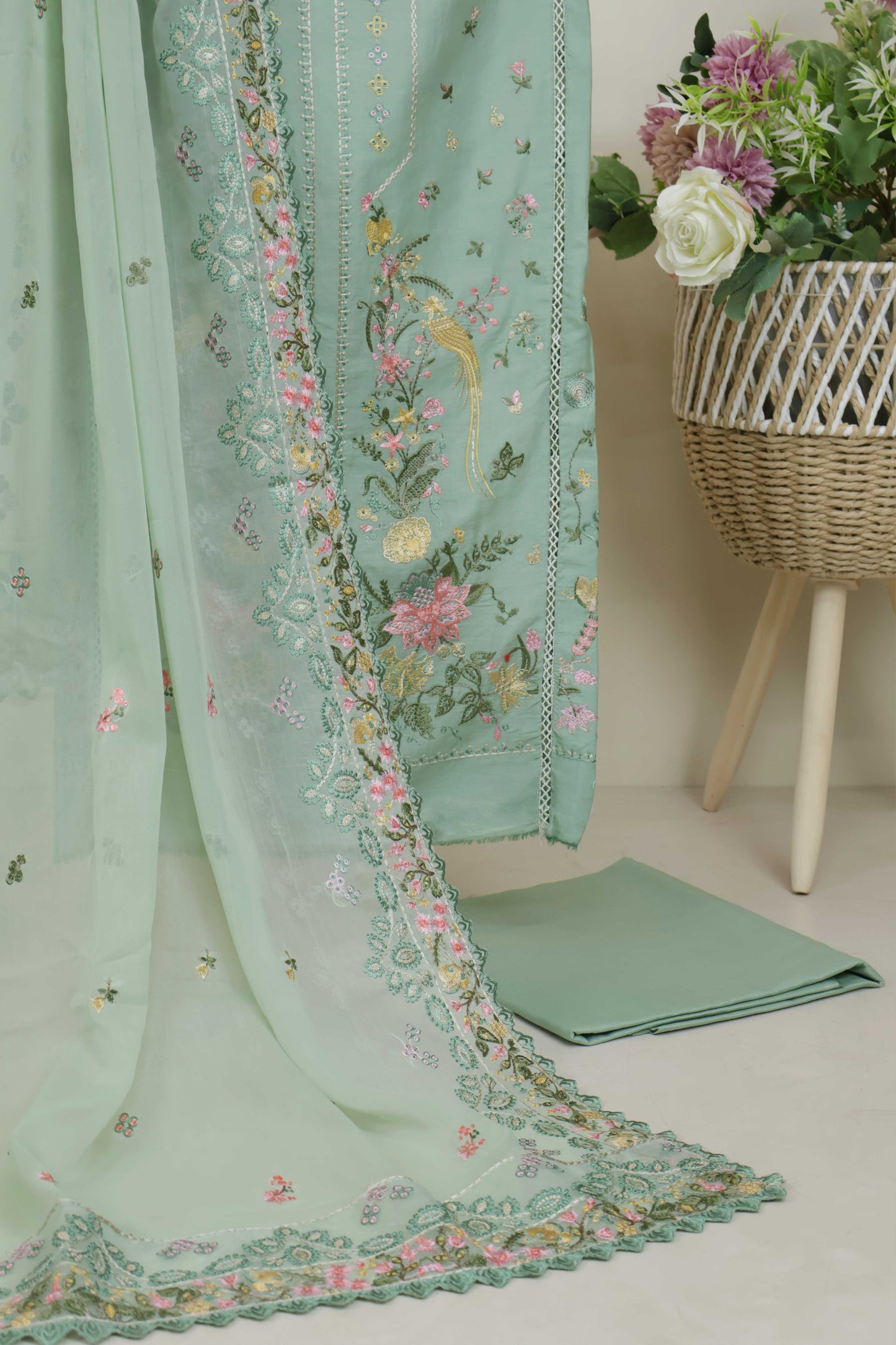 Luxury Lawn Embroidered Suit ELHA46