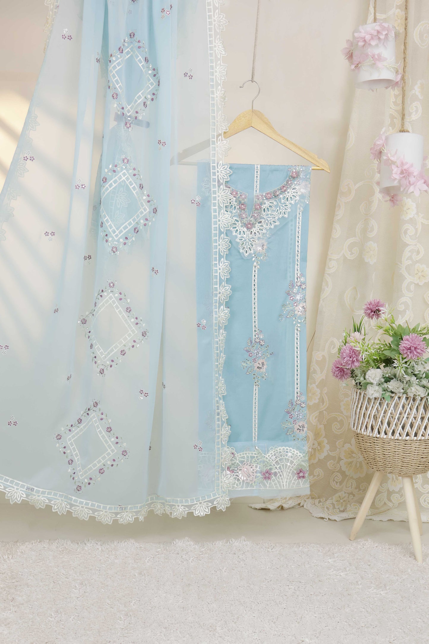 Luxury Lawn Embroidered Suit ELHA16
