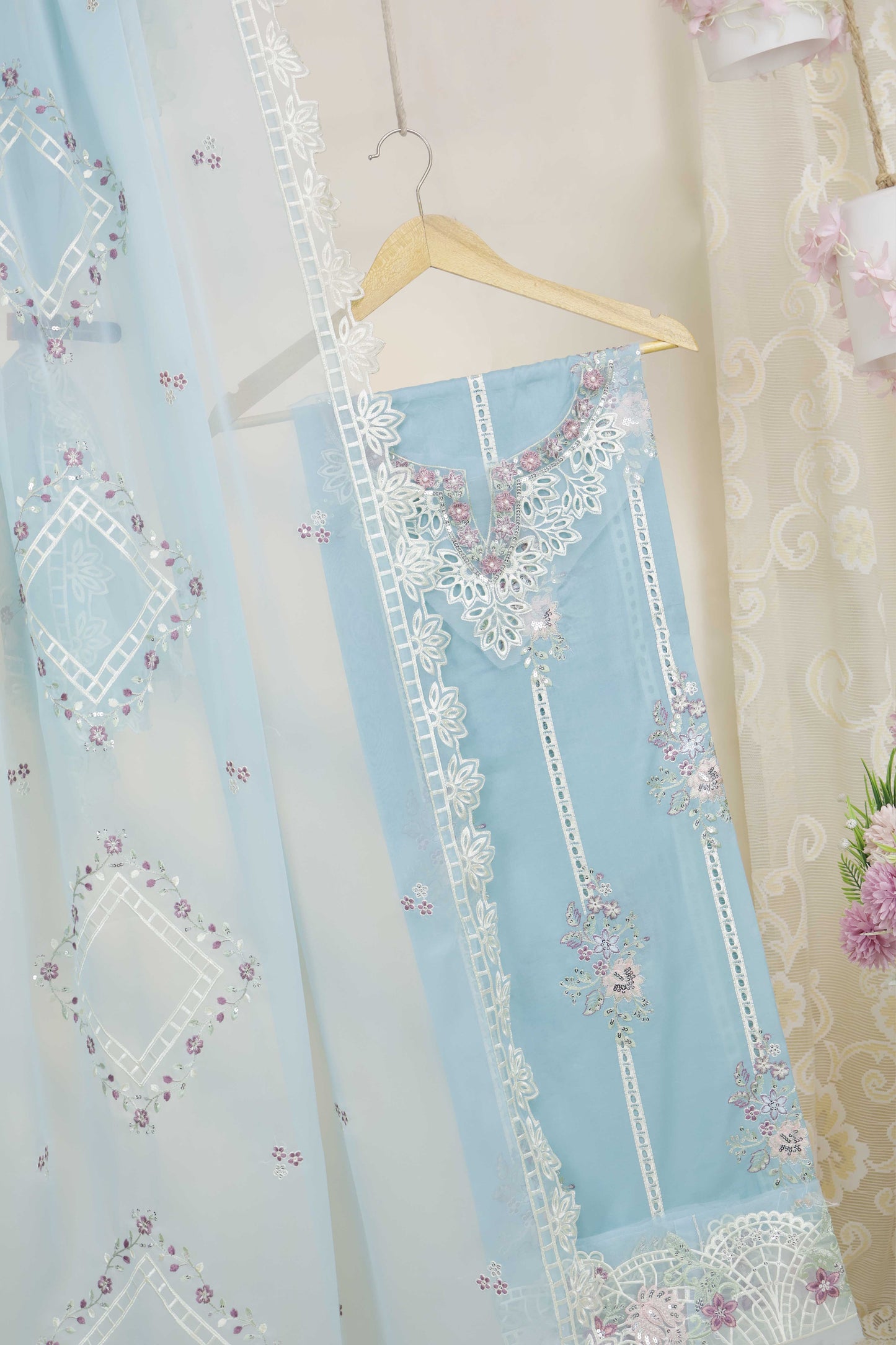 Luxury Lawn Embroidered Suit ELHA16