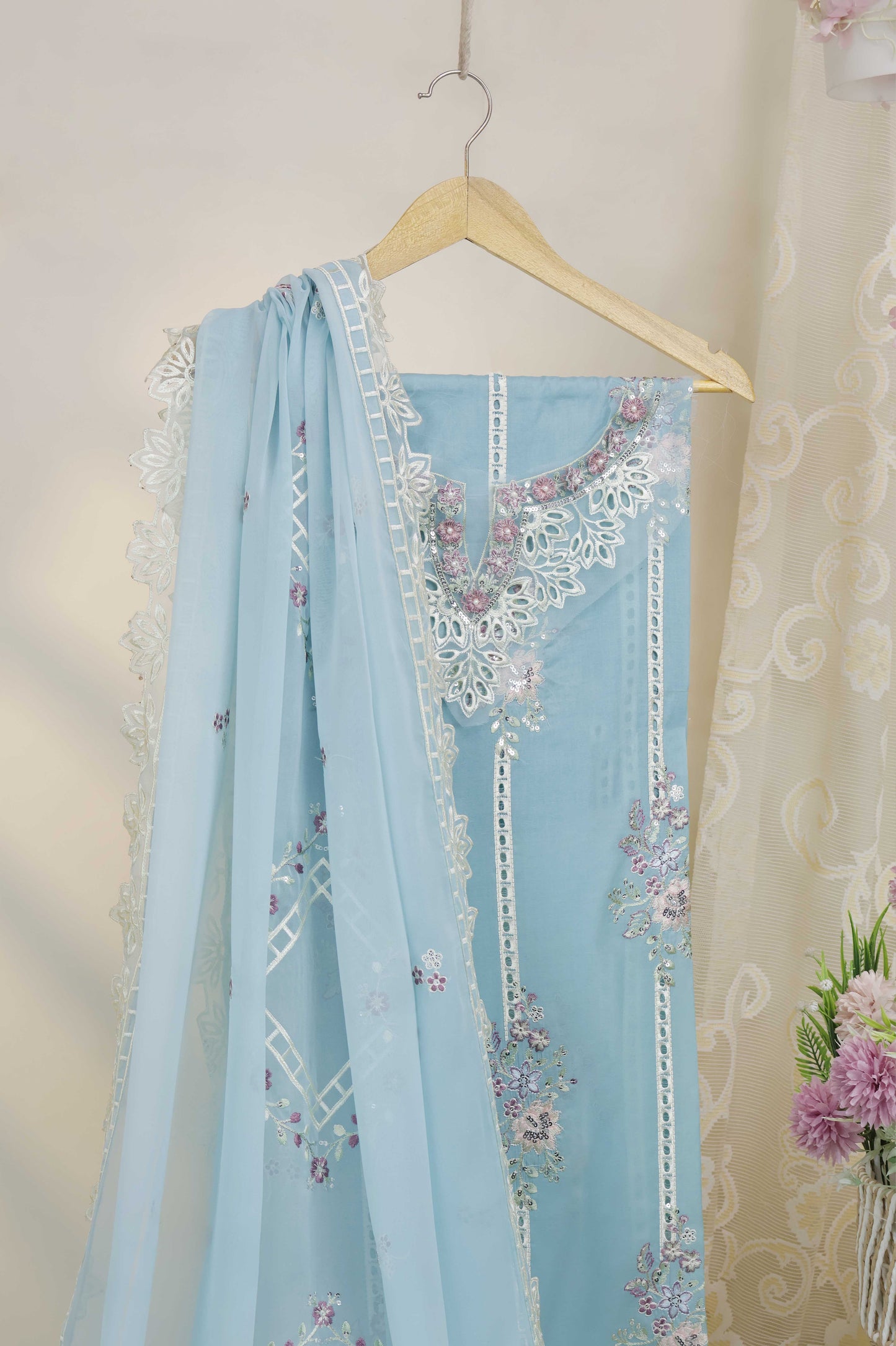 Luxury Lawn Embroidered Suit ELHA16