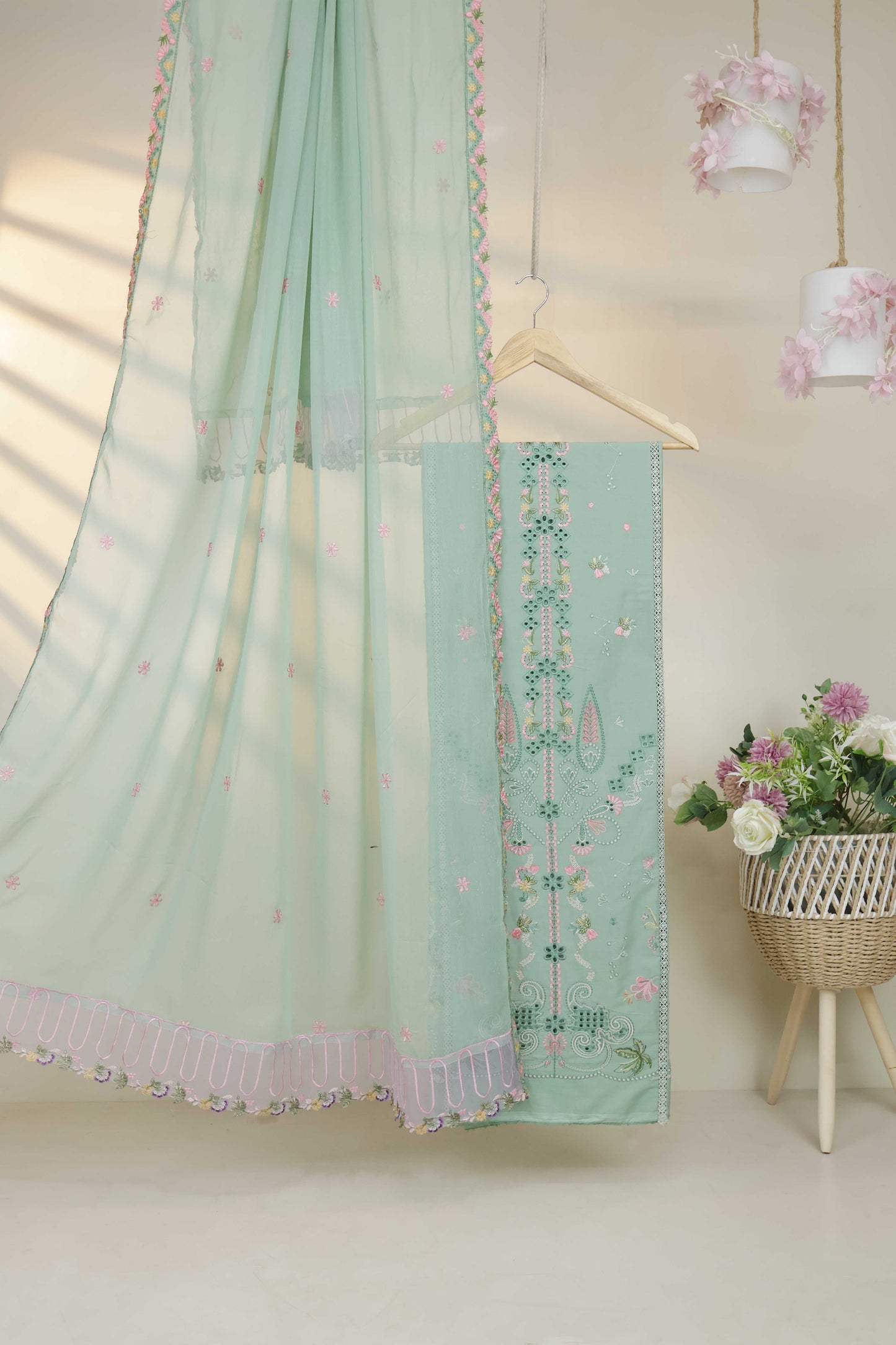 Luxury Lawn Embroidered Suit ELHA42