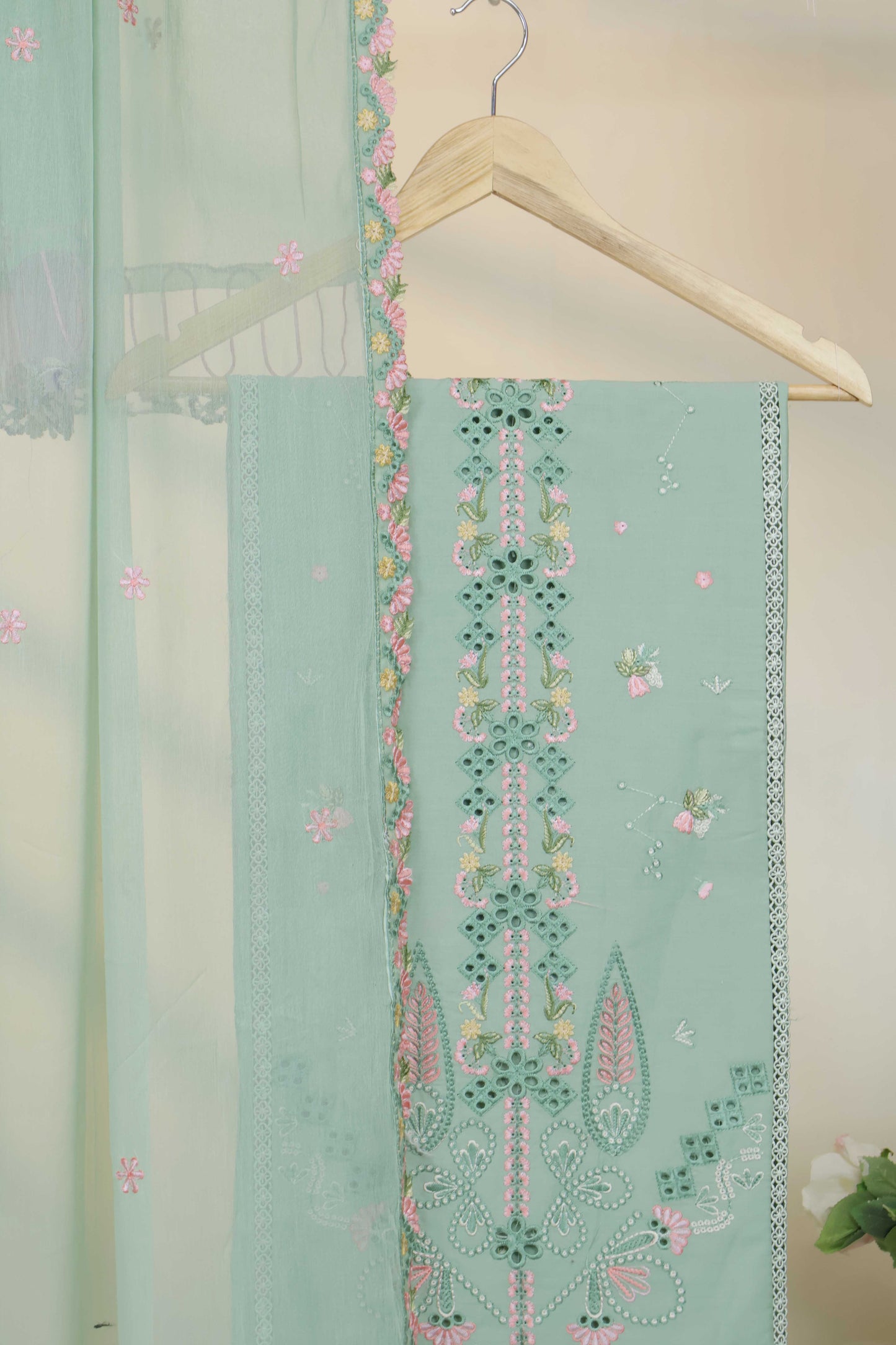 Luxury Lawn Embroidered Suit ELHA42